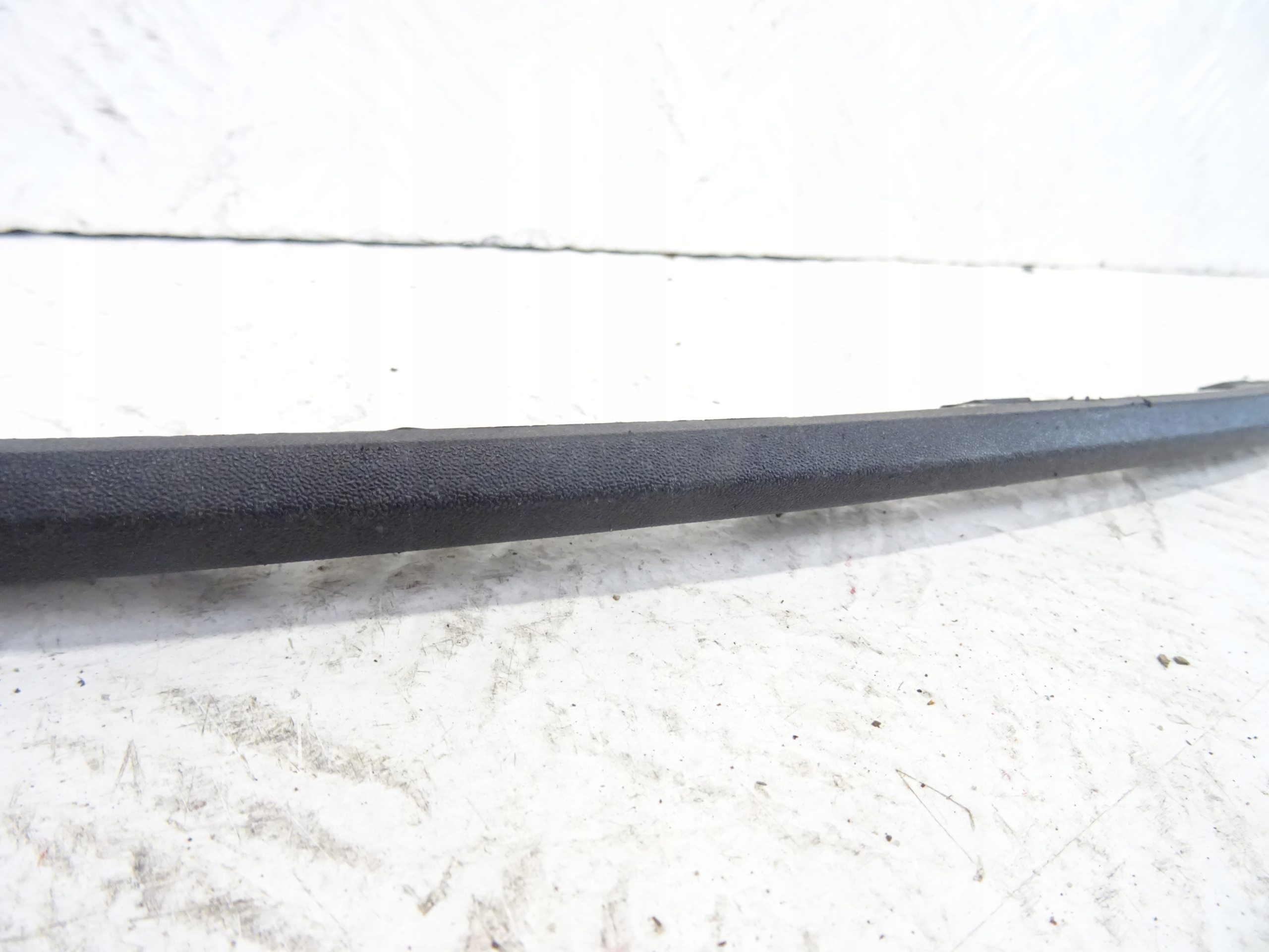 grid of a bumper front front right VW GOLF VIII R-LINE 5H0853764