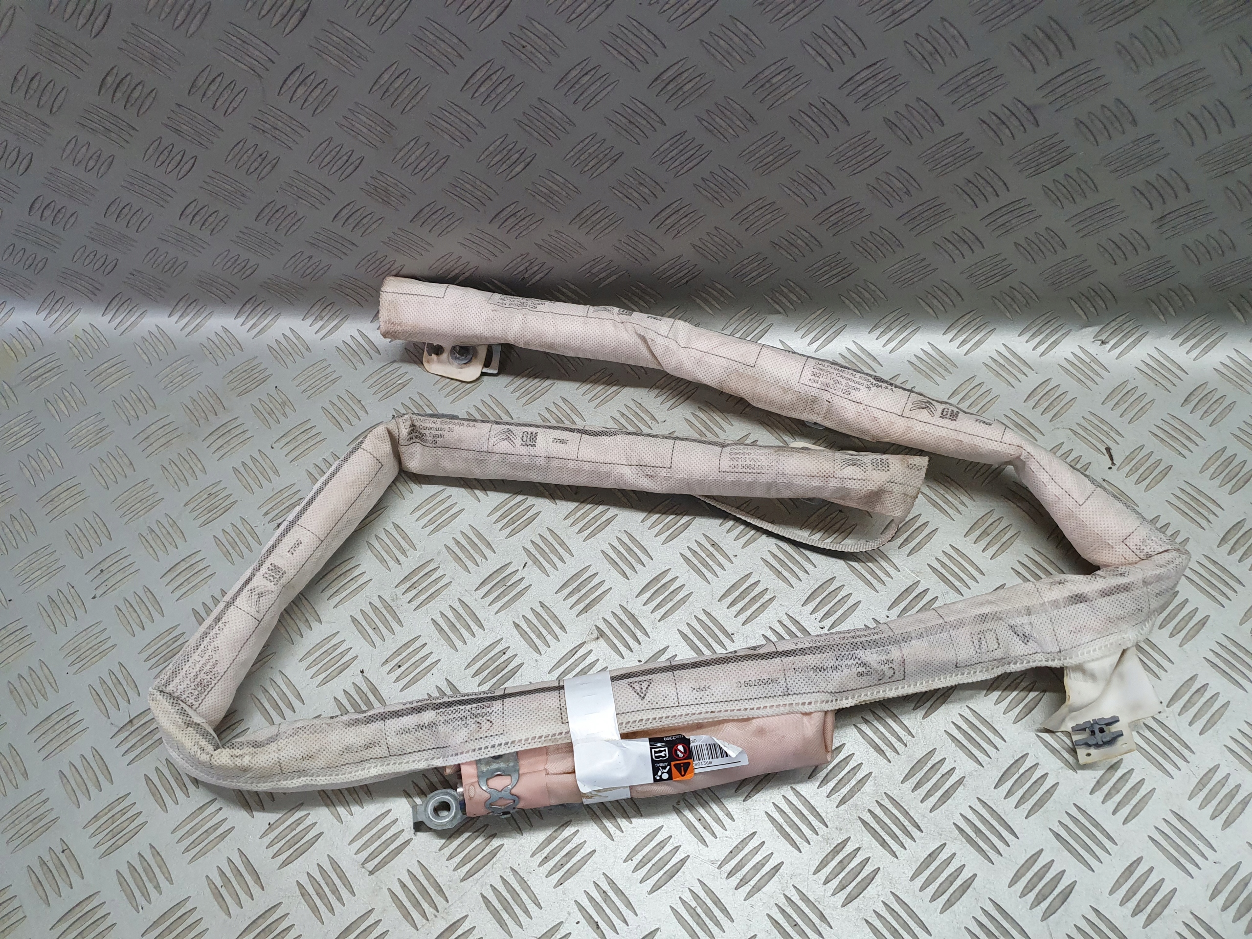 LEWA KURTYNA OPEL CROSSLAND X