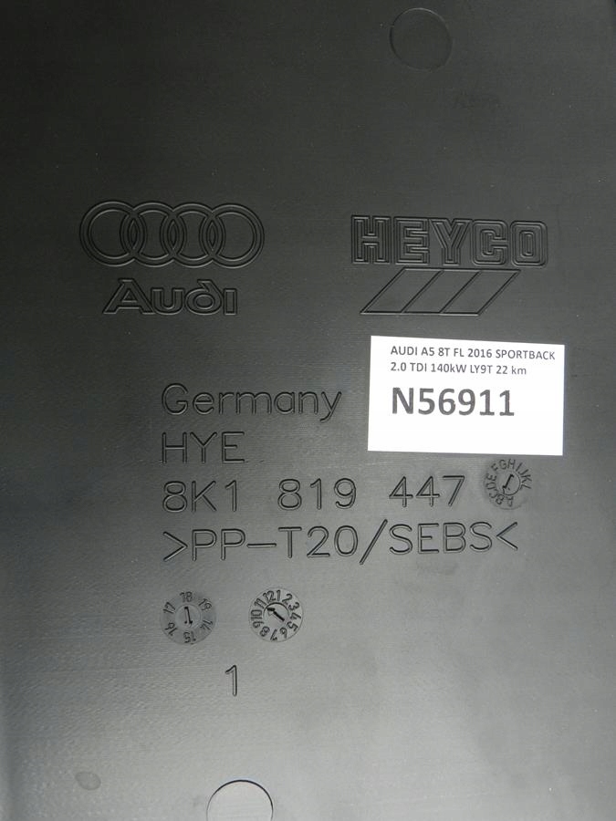 AUDI A5 8T torpedo plastic 8K1819447