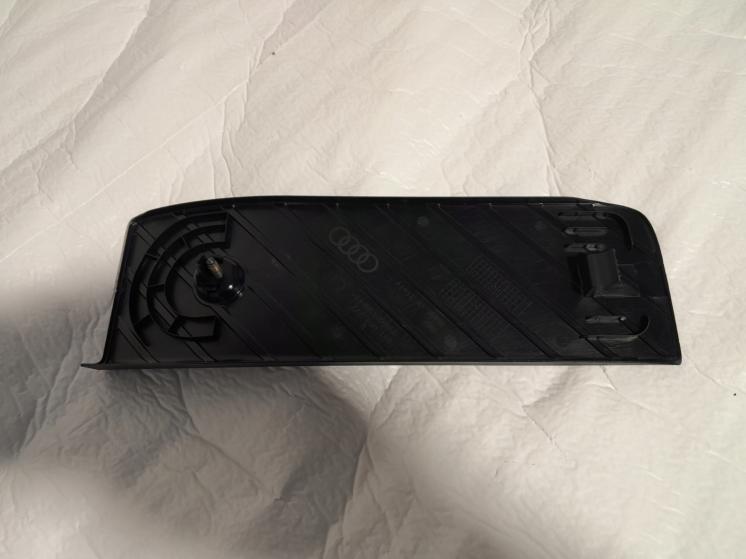 AUDI A4 B9 LIFT PODSTOPNICA cap 8W1864777