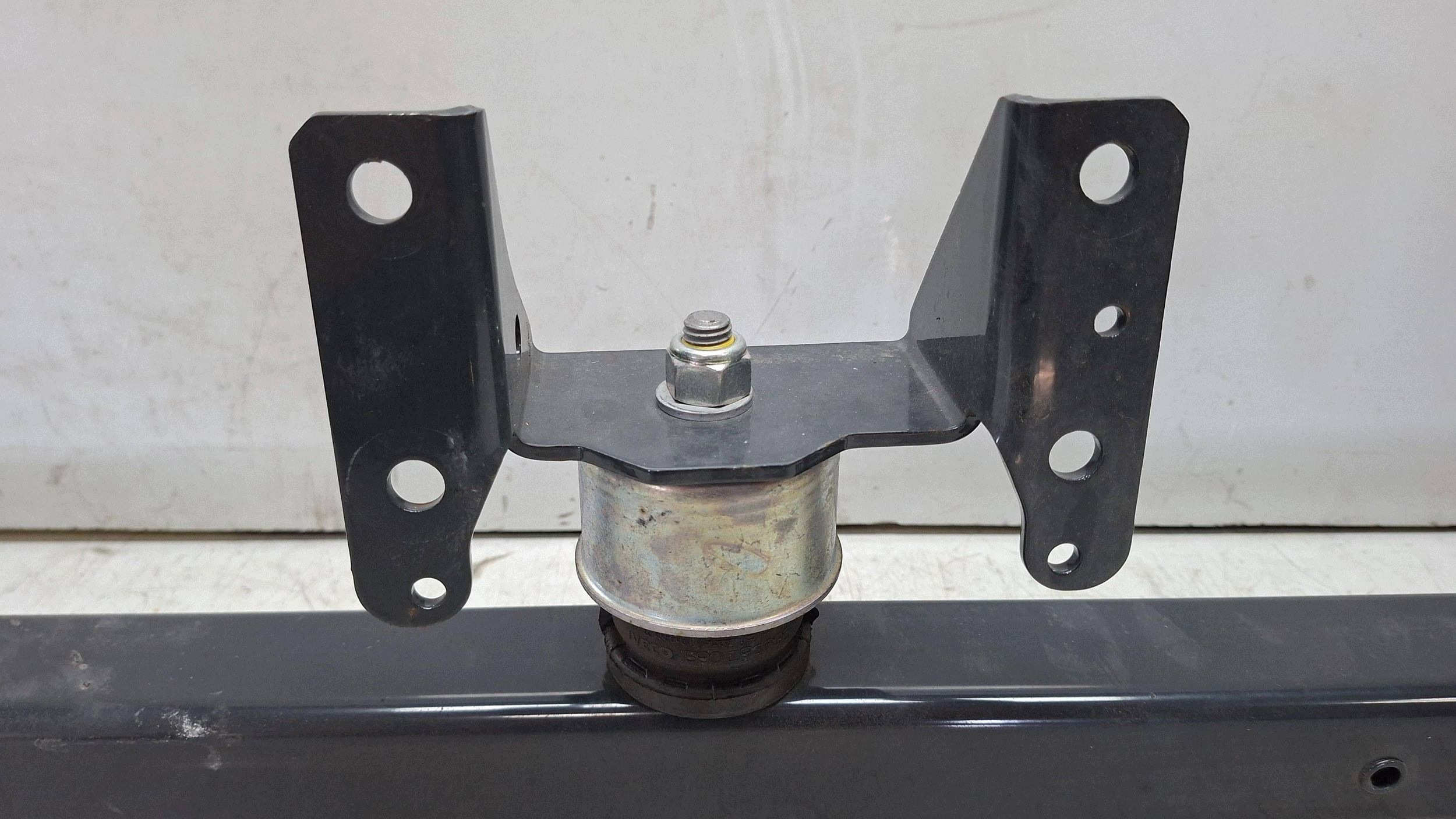 Supporto cambio ingranaggi 5802428557 IVECO DAILY IV 2014
