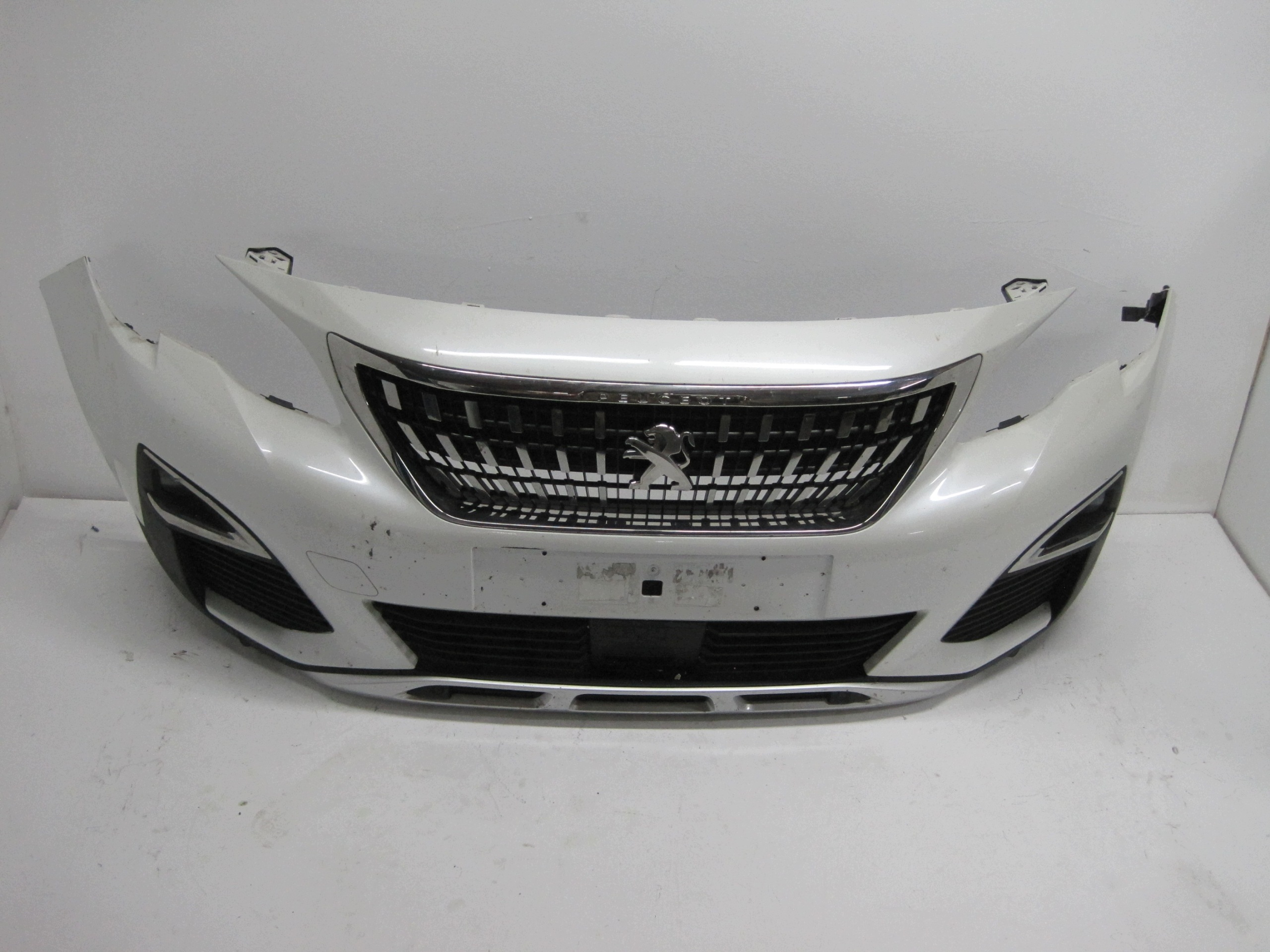 bumper front PEUGEOT 3008 II 6 PDC 18R front