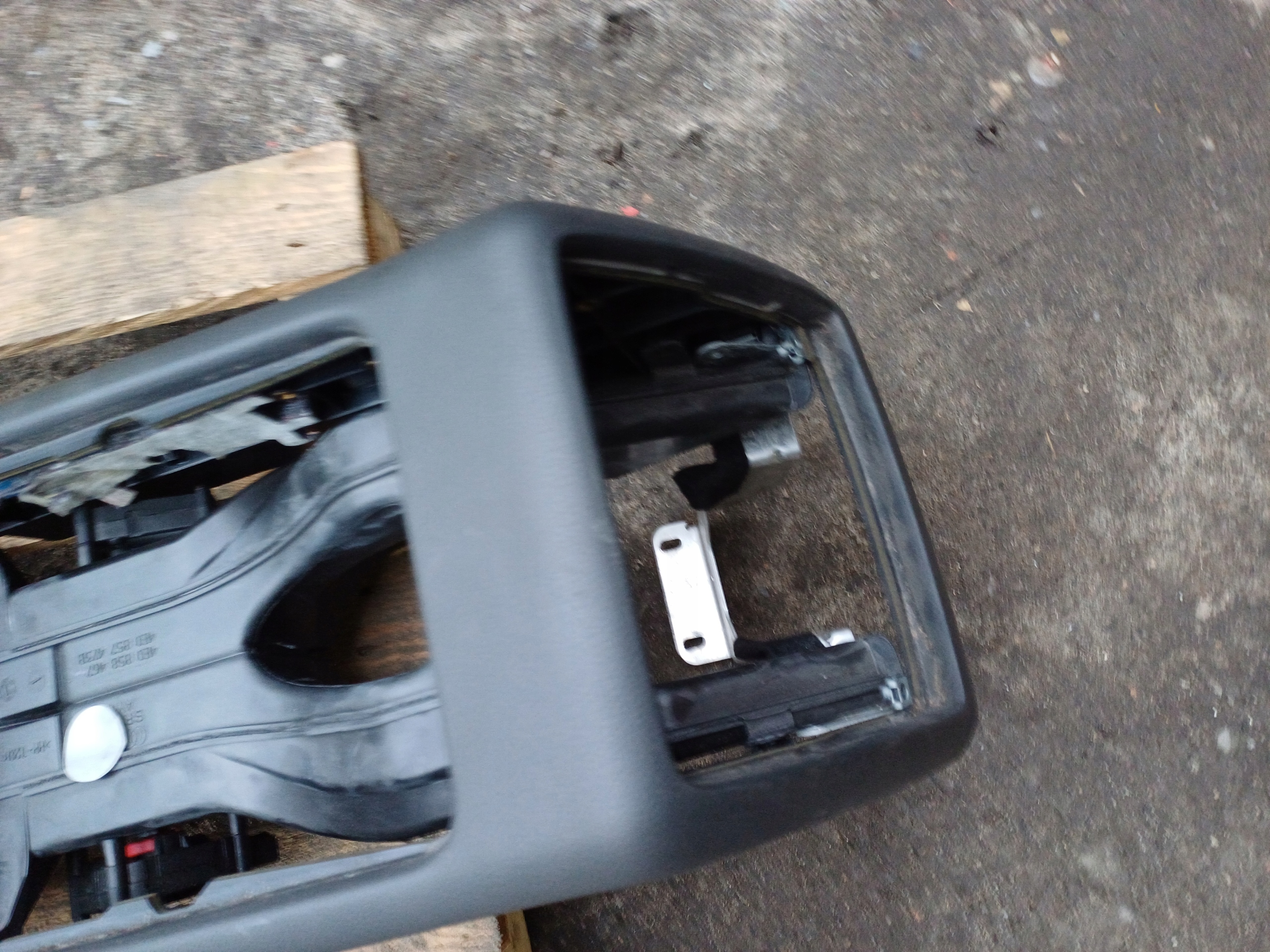 AUDI A8 D3 Handschuhfach mitte TUNEL