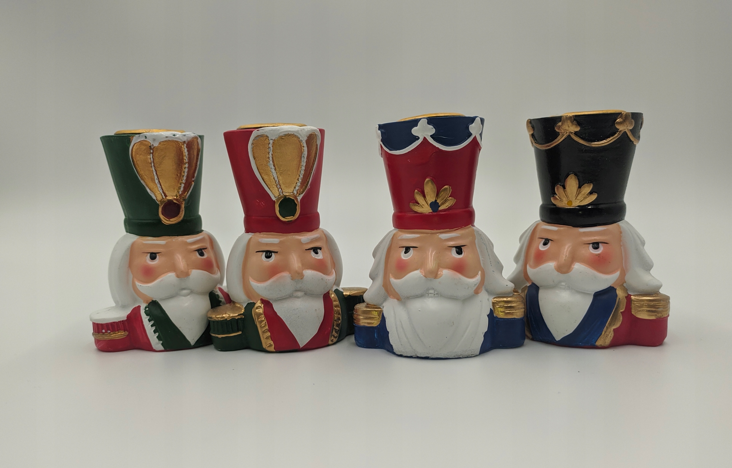 DZIADEK DO ORZECHÓW DREWNIANY ŚWIETNA DEKORACJA ŚWIĄTECZNA WYSOKOŚC 38 CM Szerokość produktu 9 cm