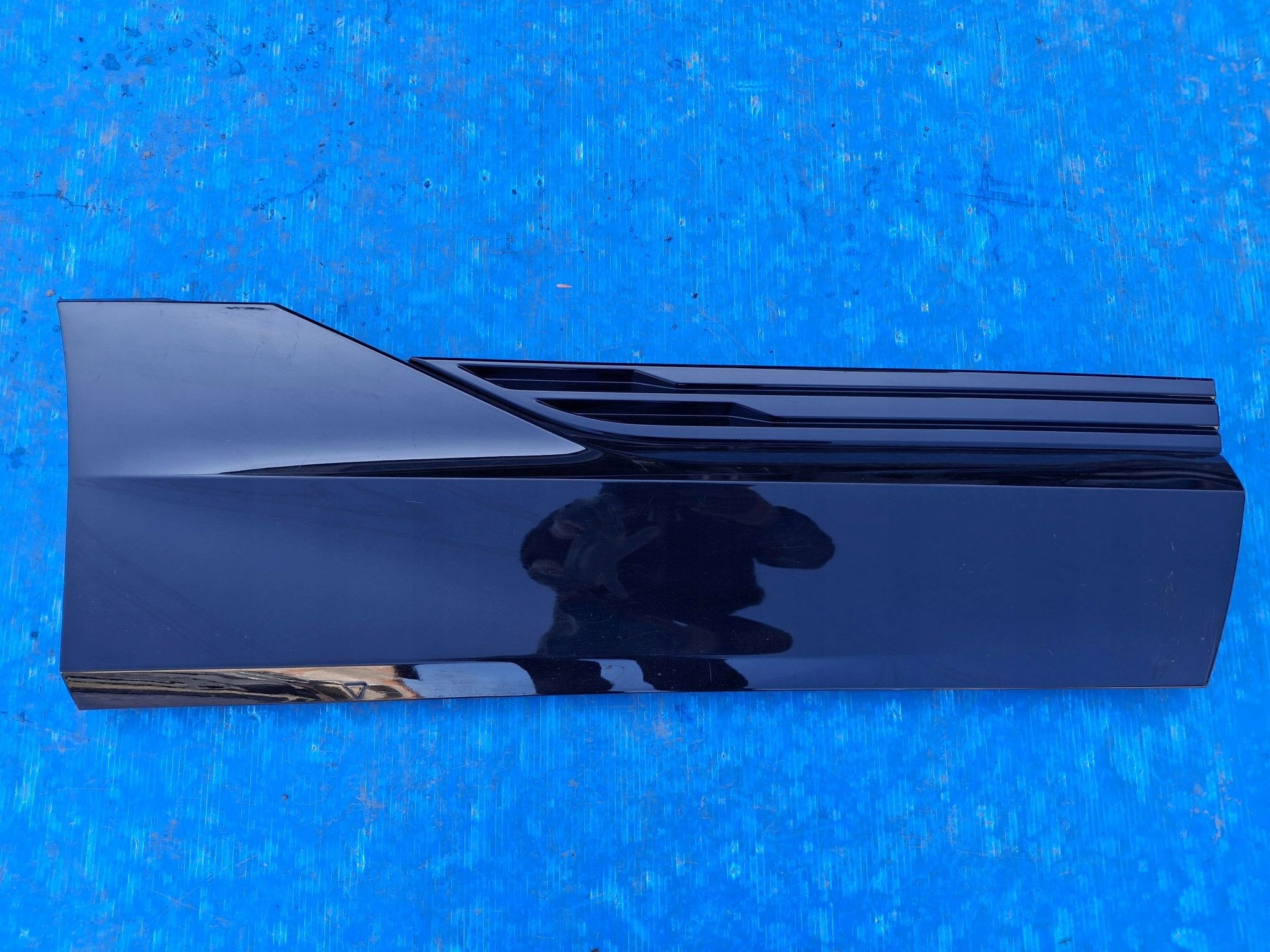 LITWA for door right rear. AUDI E-TRON 2018R->