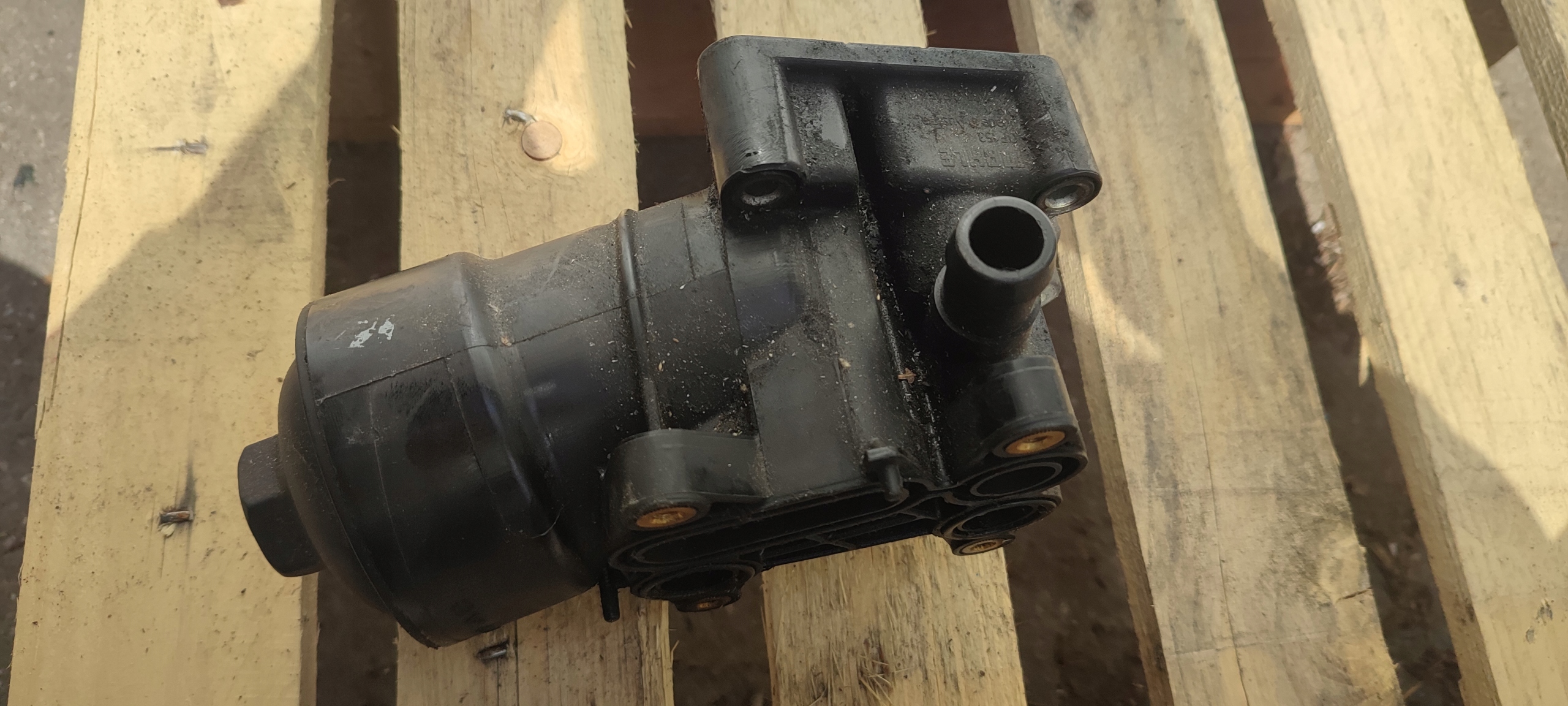 Gehäuse filter oil Volkswagen 03L115389C