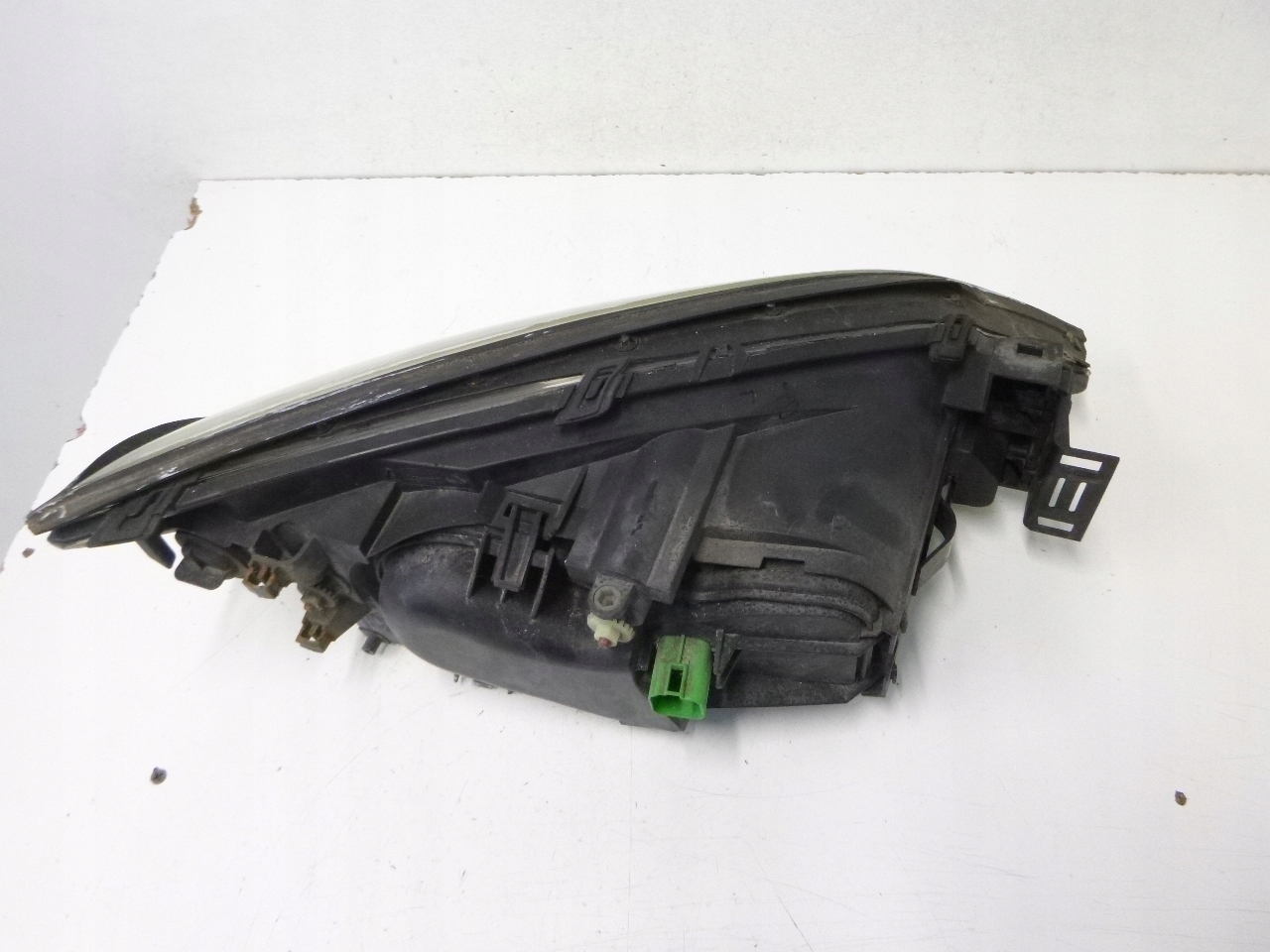 light front Ford Mondeo III 04r.