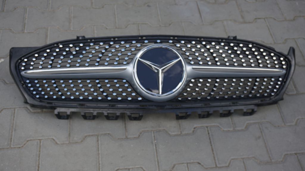 MERCEDES CLA 118 AMG - grill grille radiator