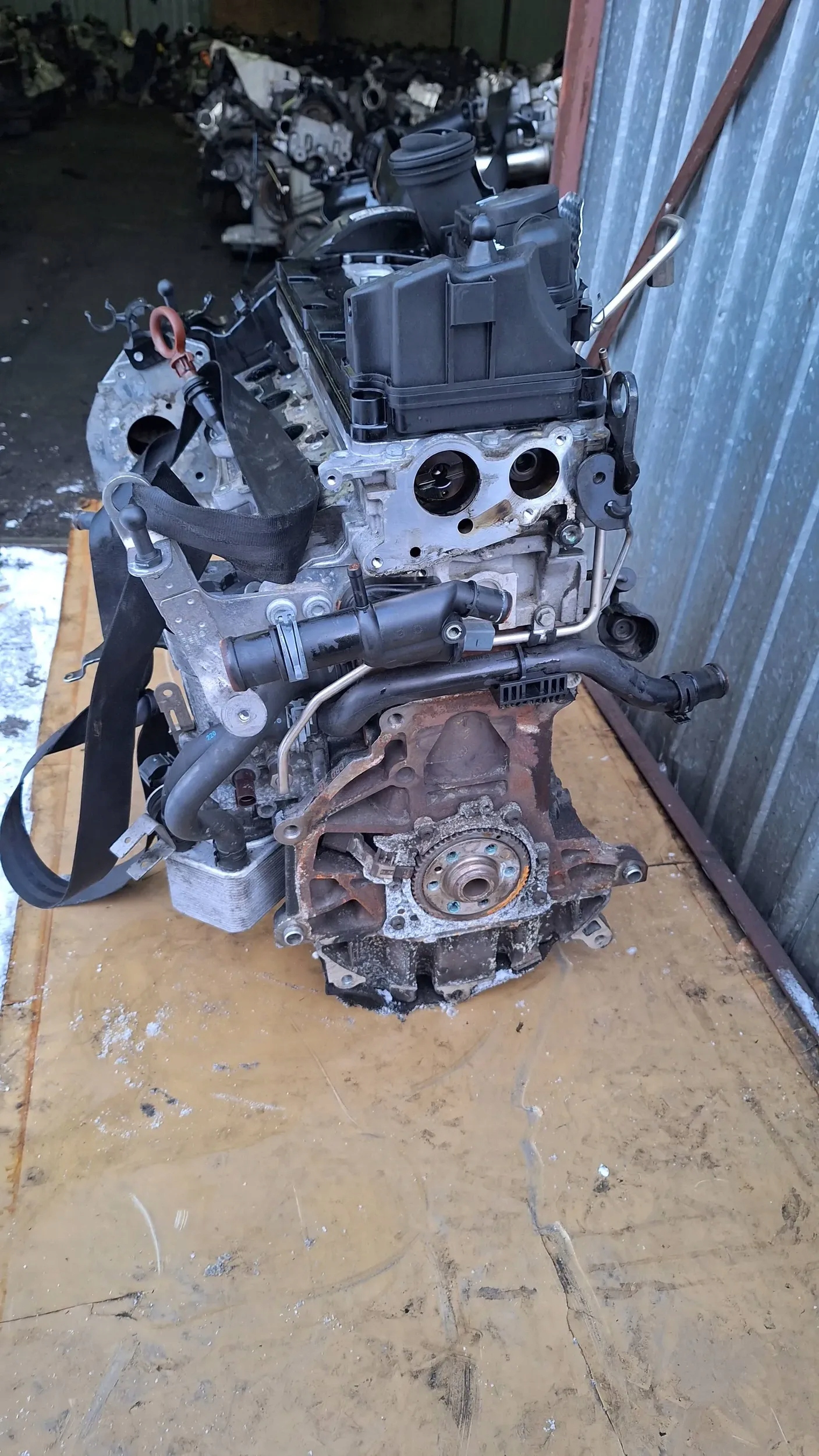 engine SKODA OCTAVIA ll 2.0 TDI CBD unprotected pillar 09