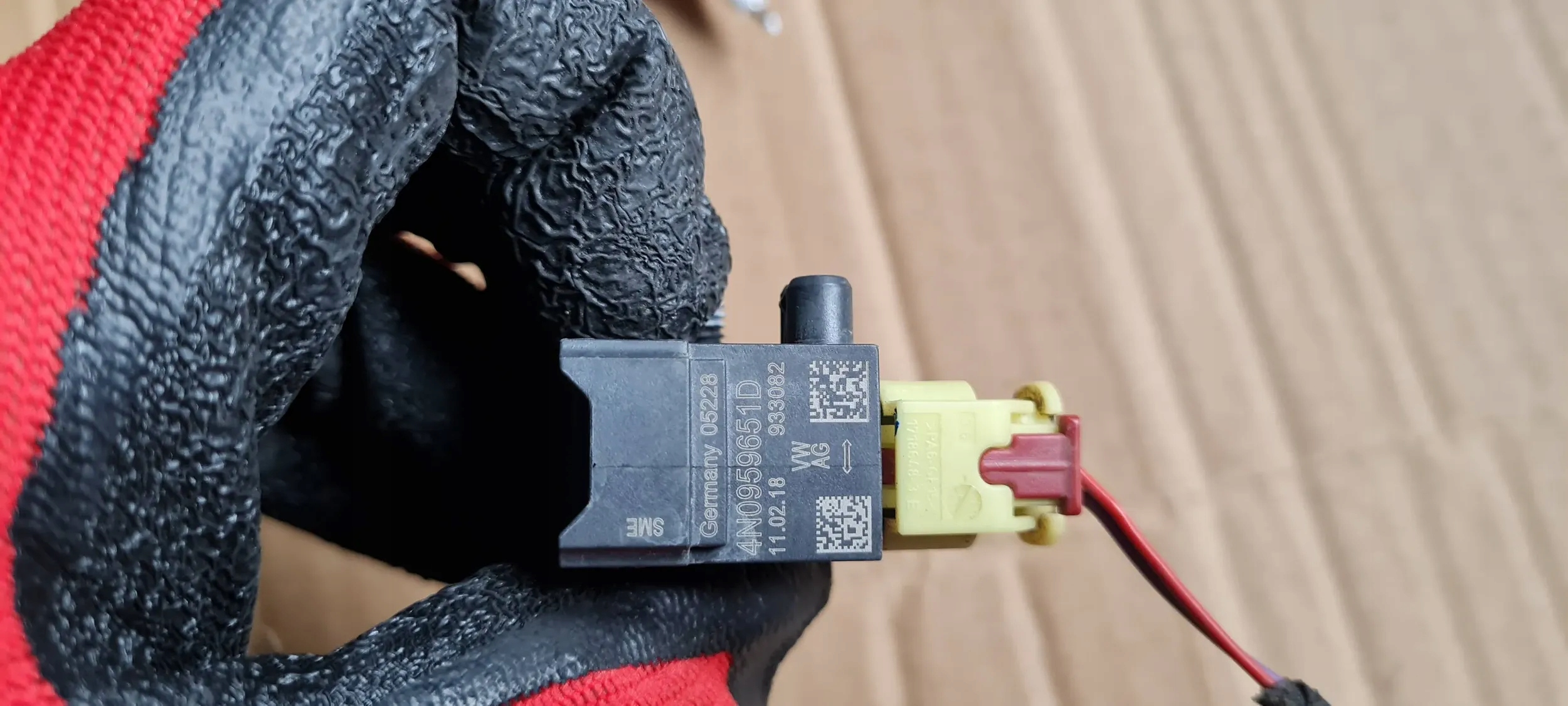 SQ5 Q5 80A CRASHSENSOR DRUCKSENSOR UDERZENIOWY CONNECTOR CONTACT 4N0959651D A6 C8 A7