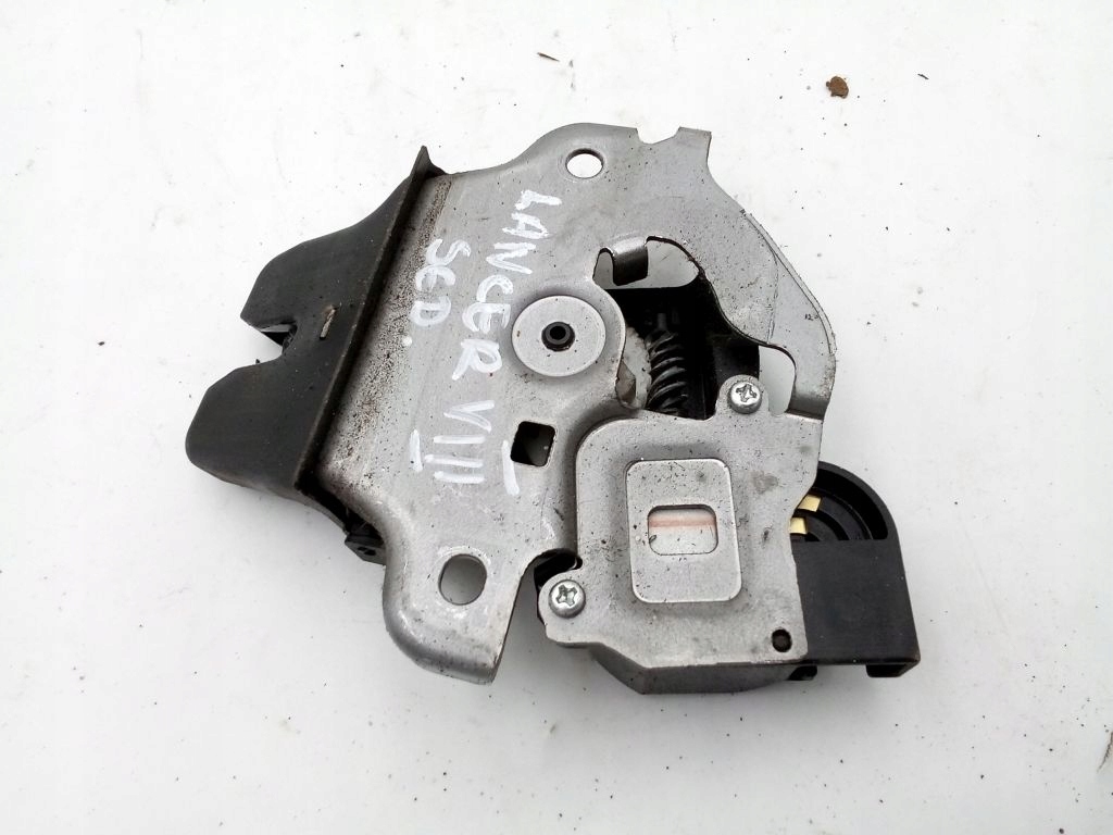 Mitsubishi Lancer VIII 8 sedan lock bonnet rear part