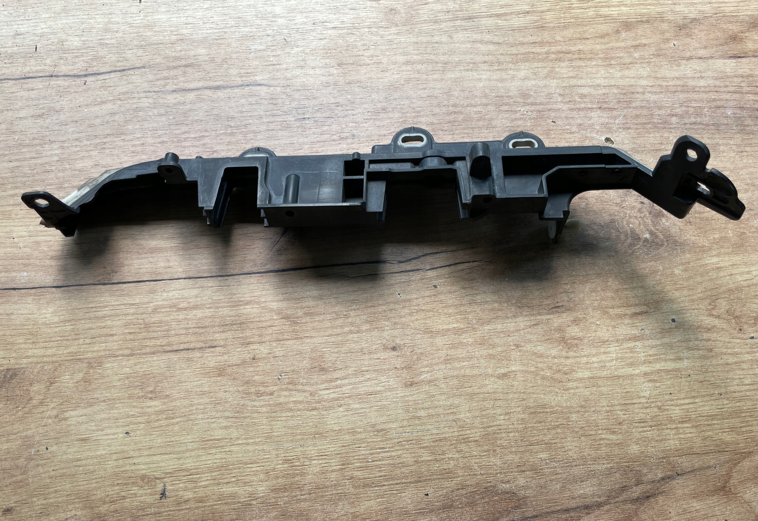 BMW G11 G12 G30 console under the window right 9334788