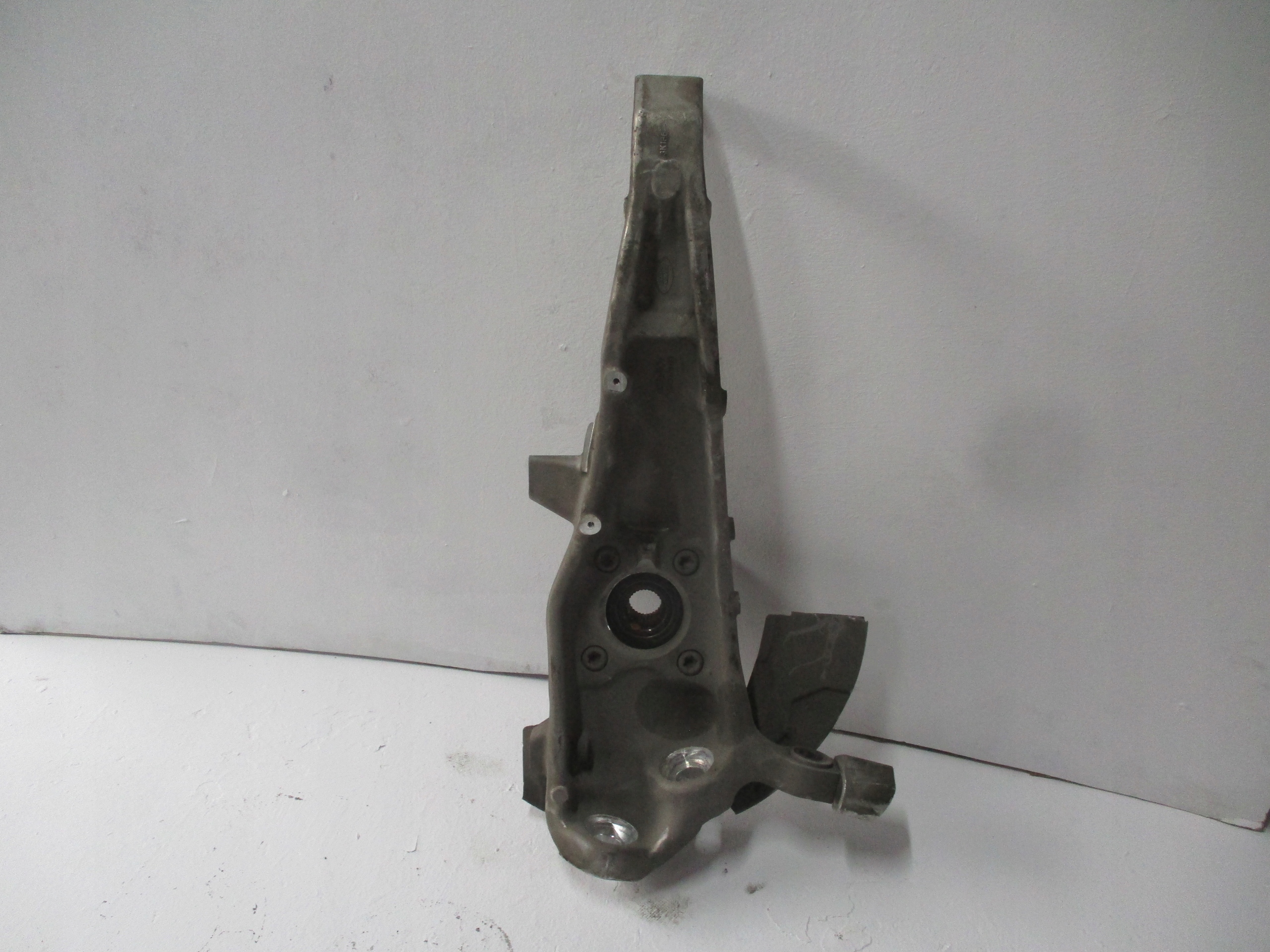 swing RANGE ROVER SPORT 3,0i 22R M8E2-3K185-AD left