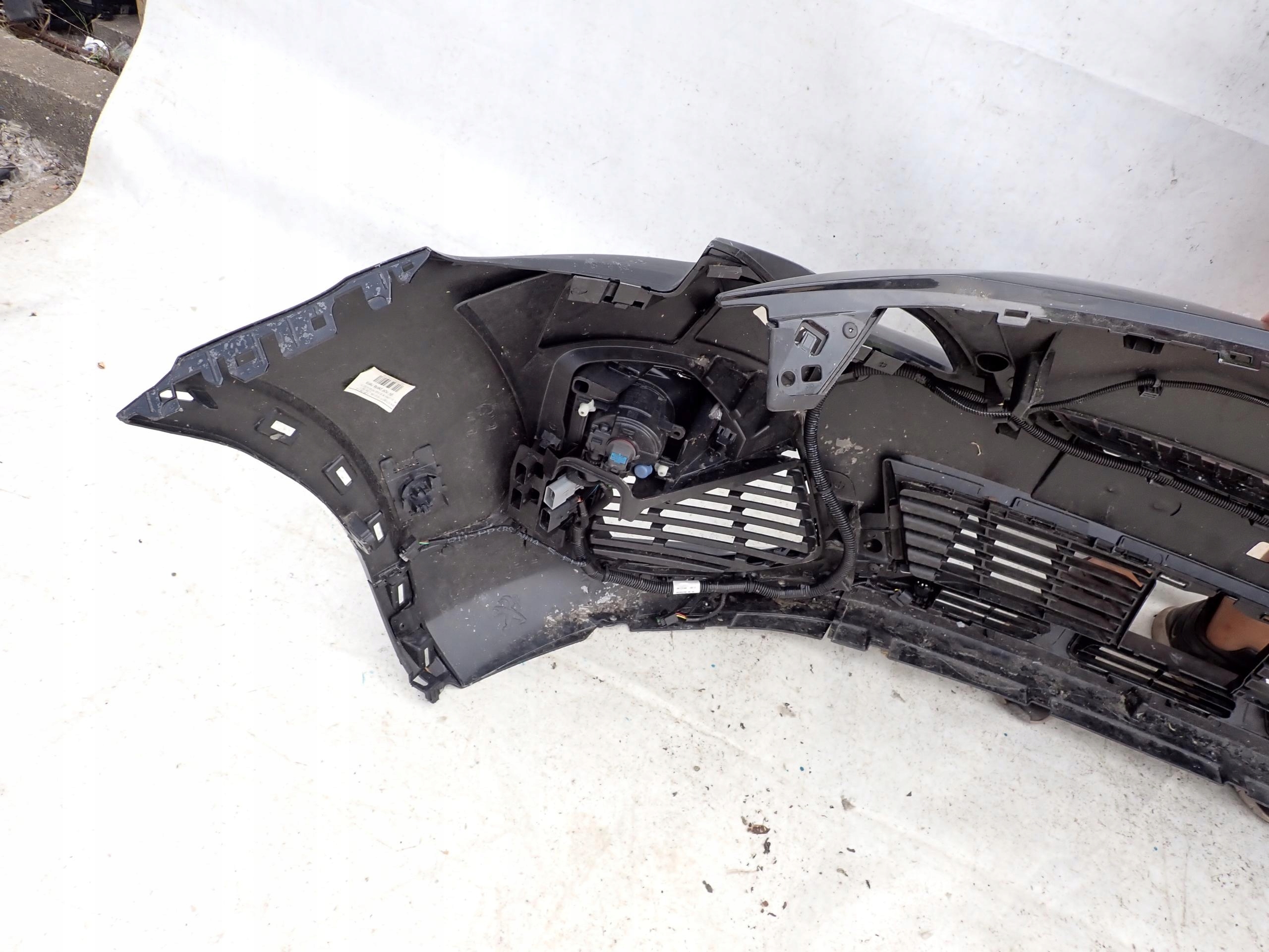 PEUGEOT 3008 II 16- bumper front KAMERA 6PDC