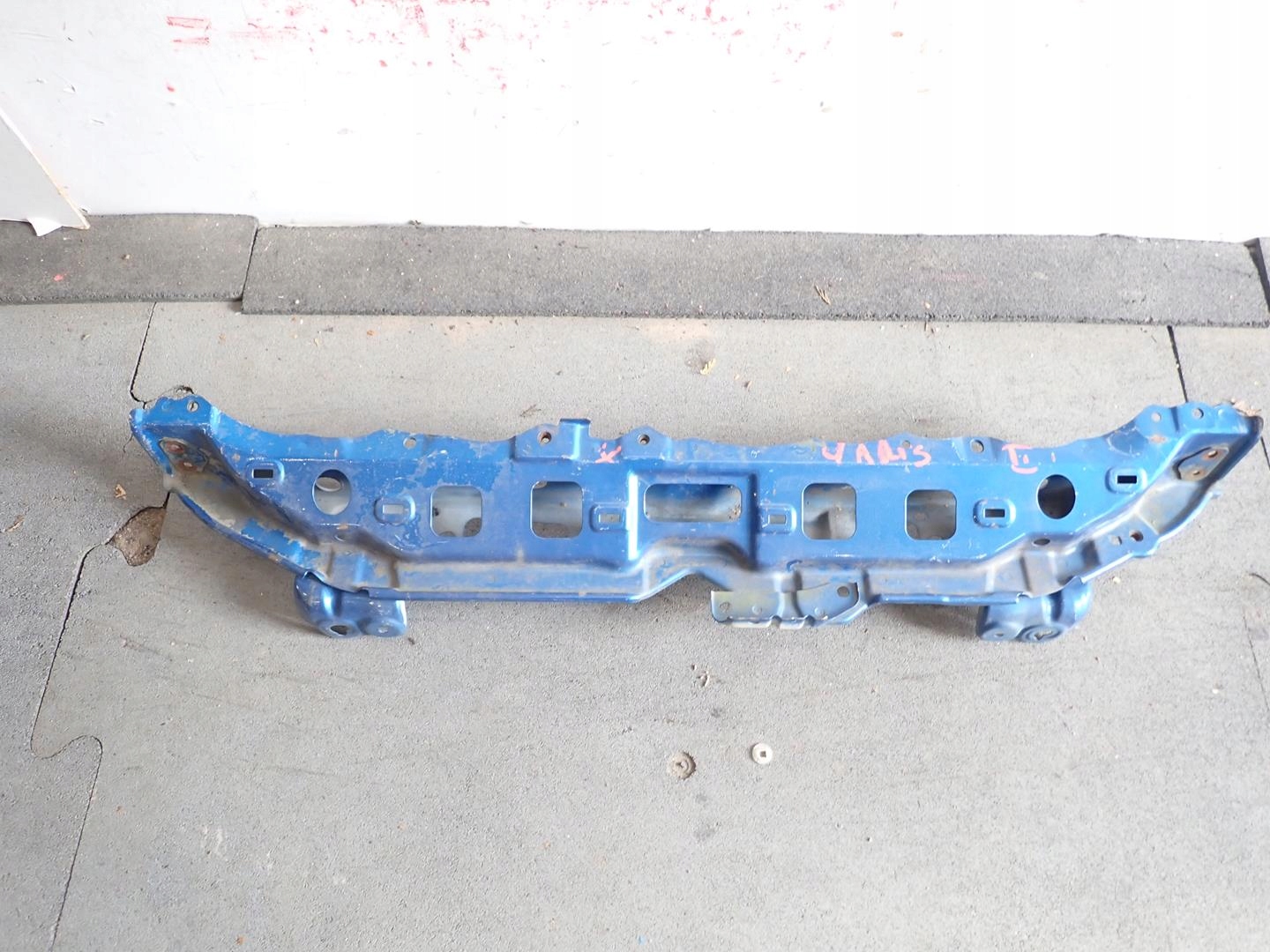 support panel for radiators upper TOYOTA YARIS III 2012