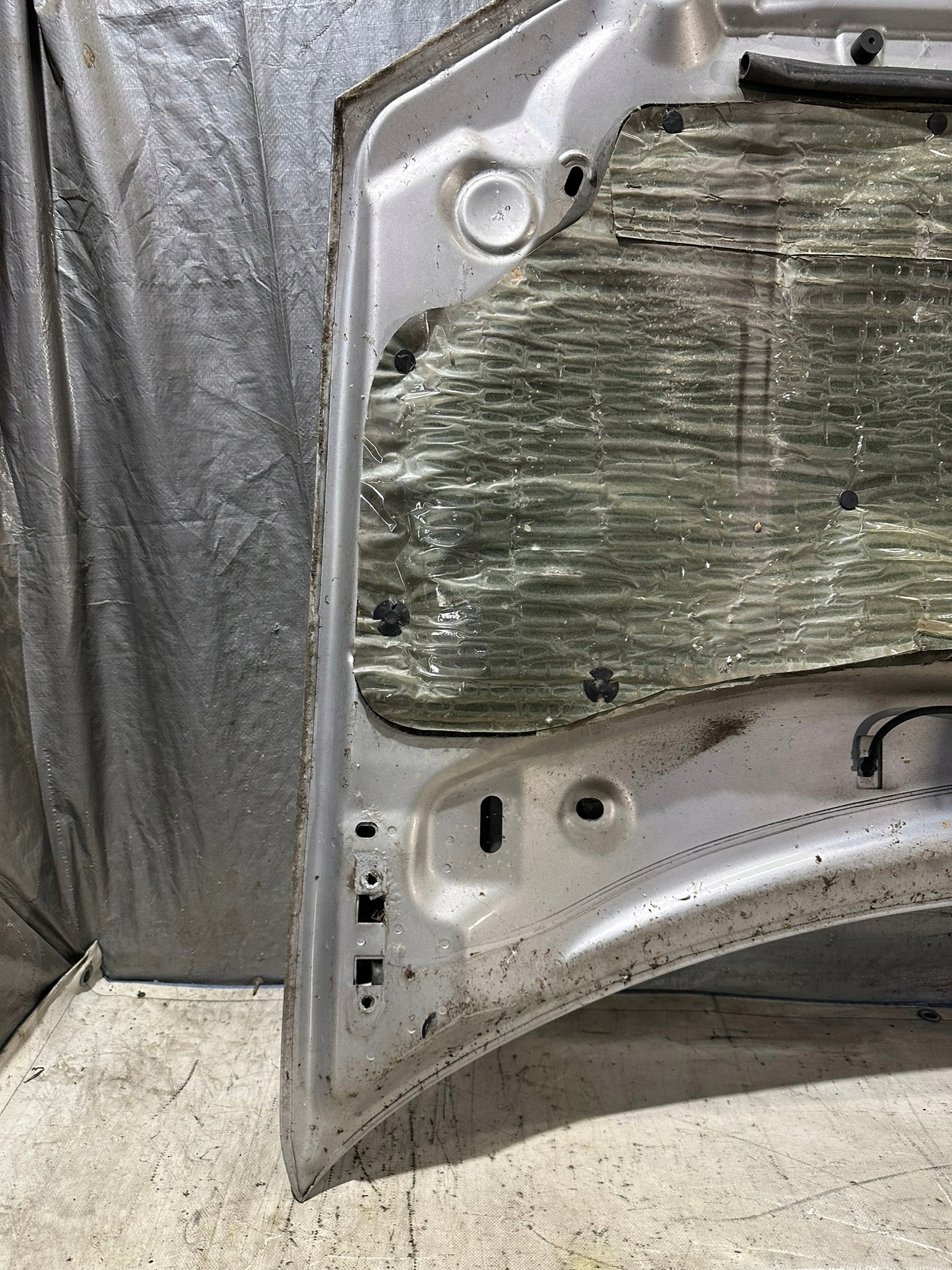 Capot CHRYSLER PACIFICA 2004R SREBRNA