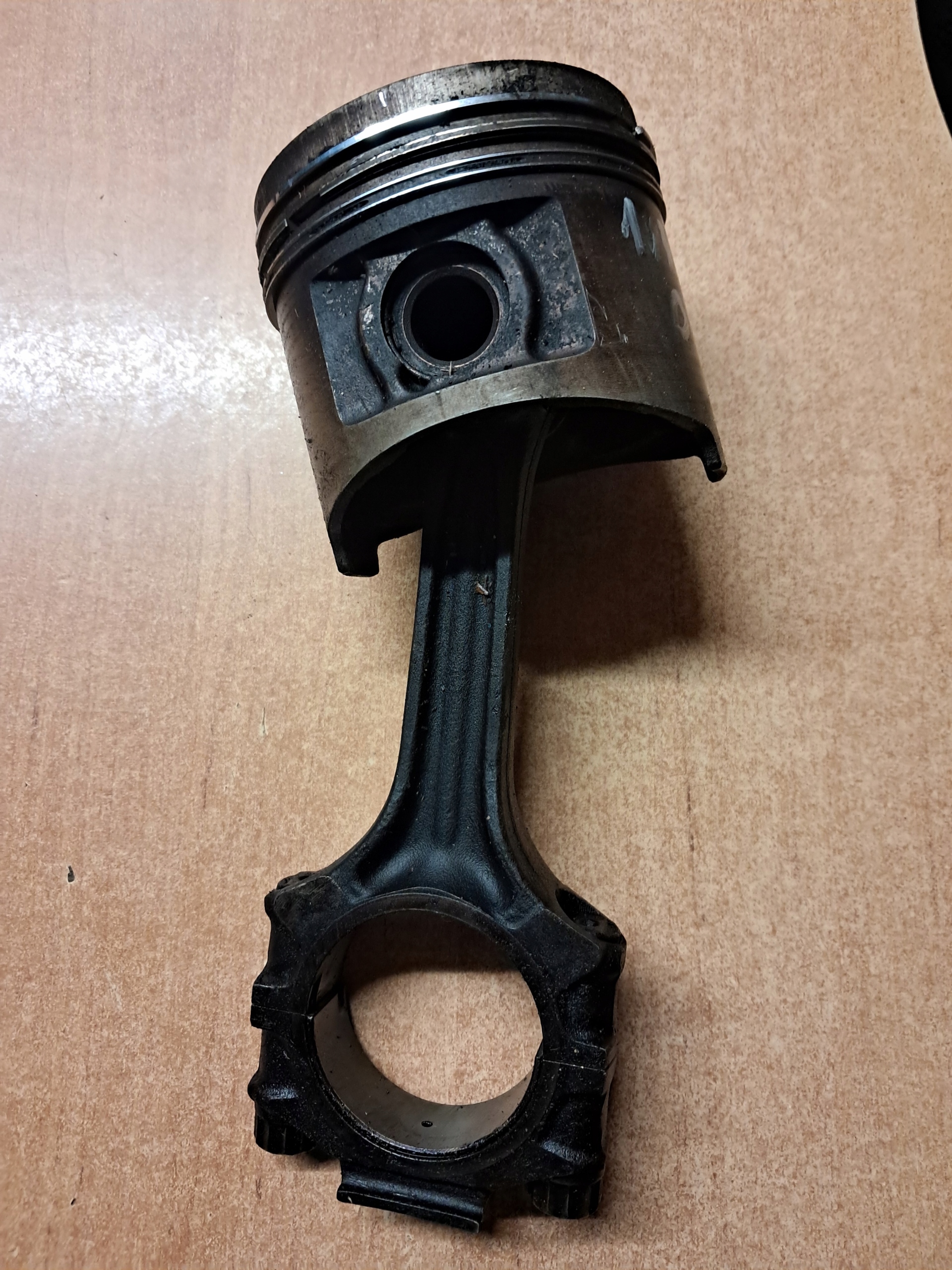piston with connecting rod MERCEDES 107SL SLC 450 D-JET