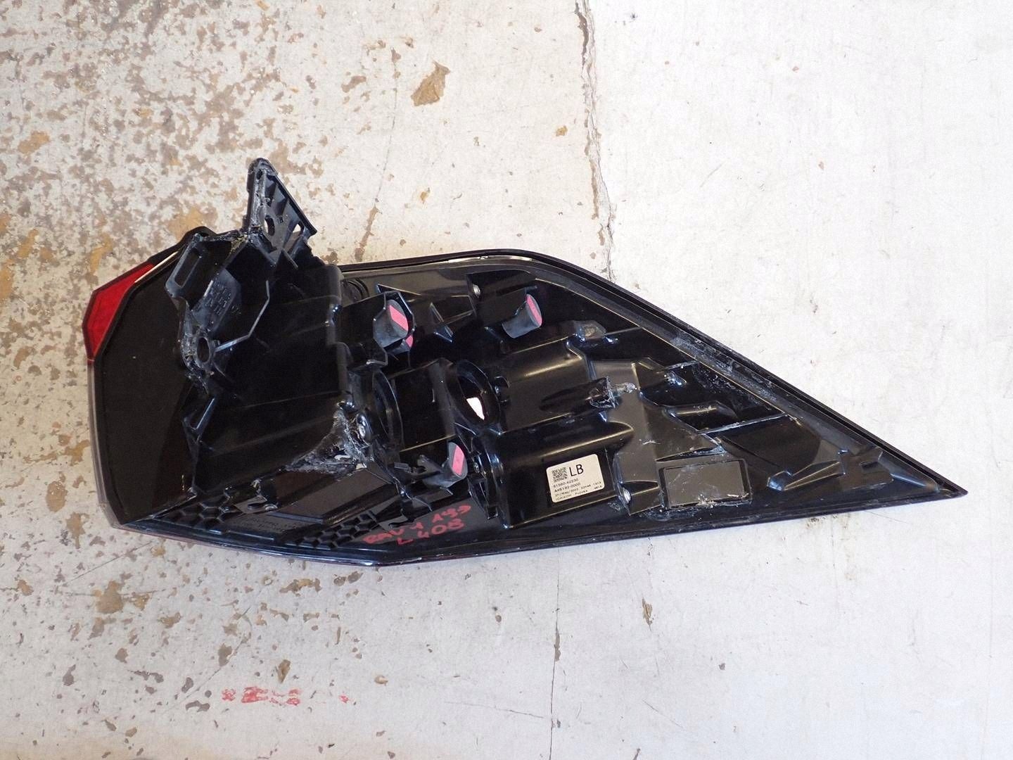 light rear part rear left TOYOTA RAV4 V 2019 -81560-42230