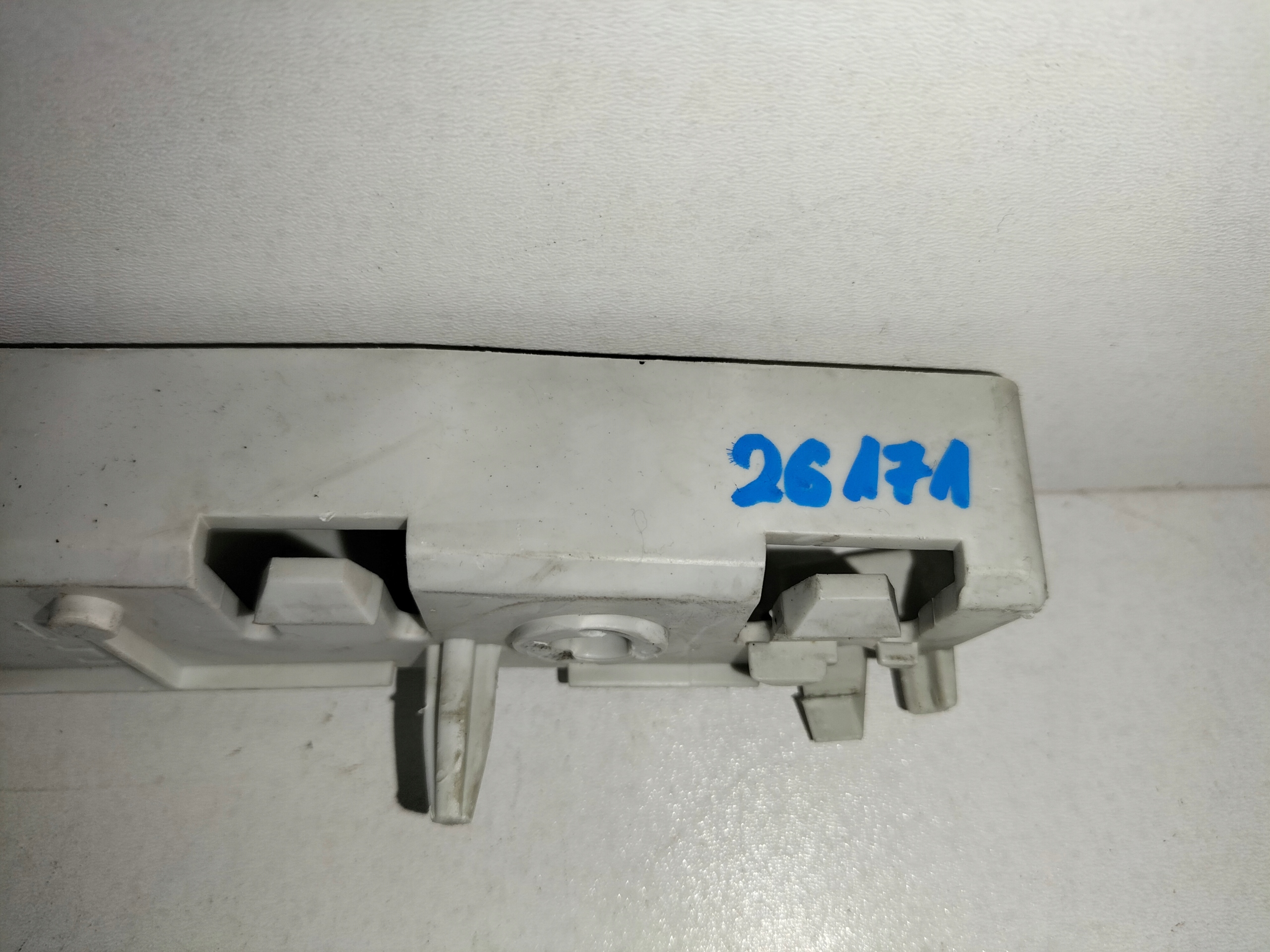 držák nárazníku předek levý FORD FOCUS MK3 11