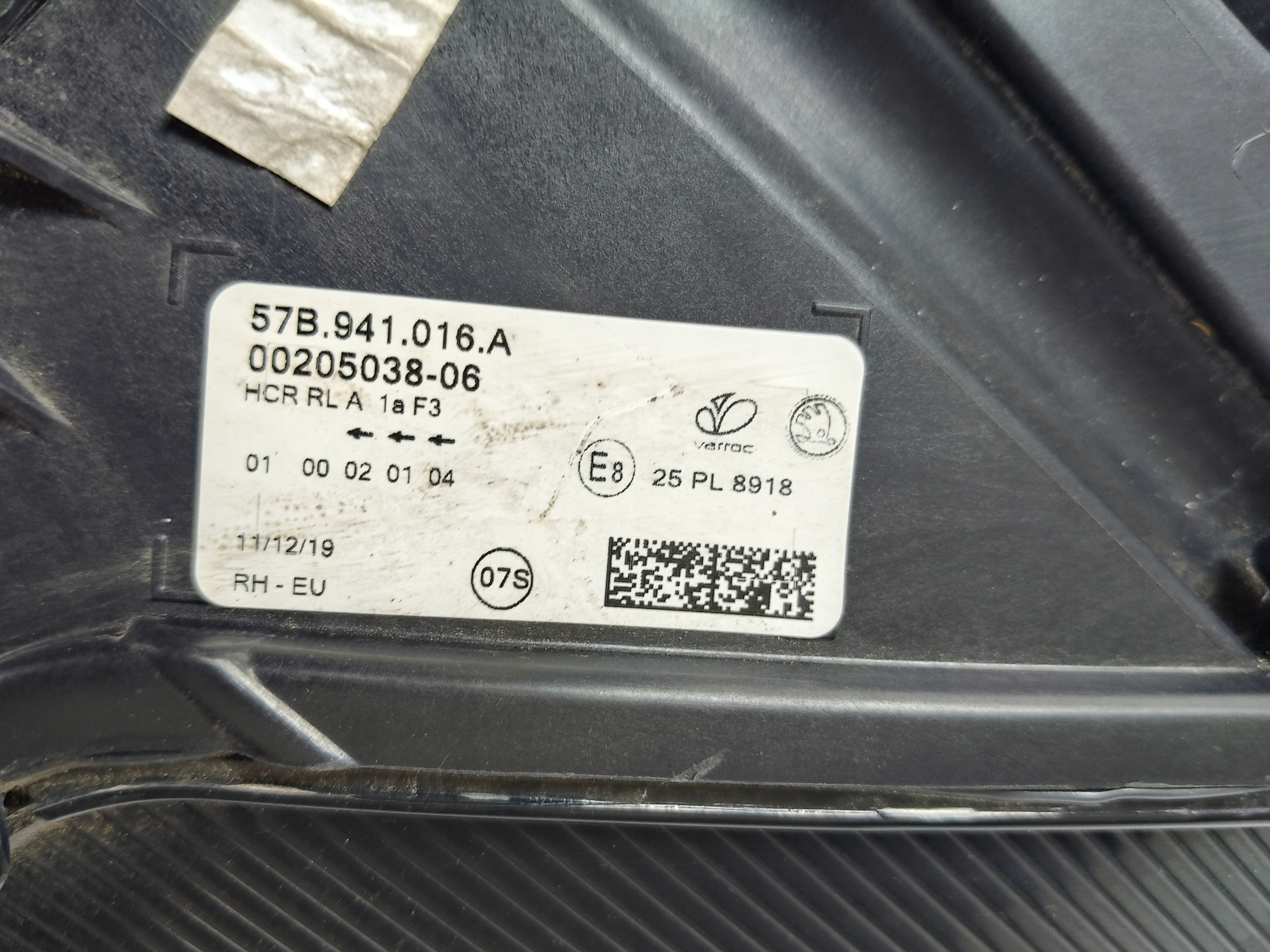 light right REFLEKTOR SKODA KAROQ 57A 17- LED