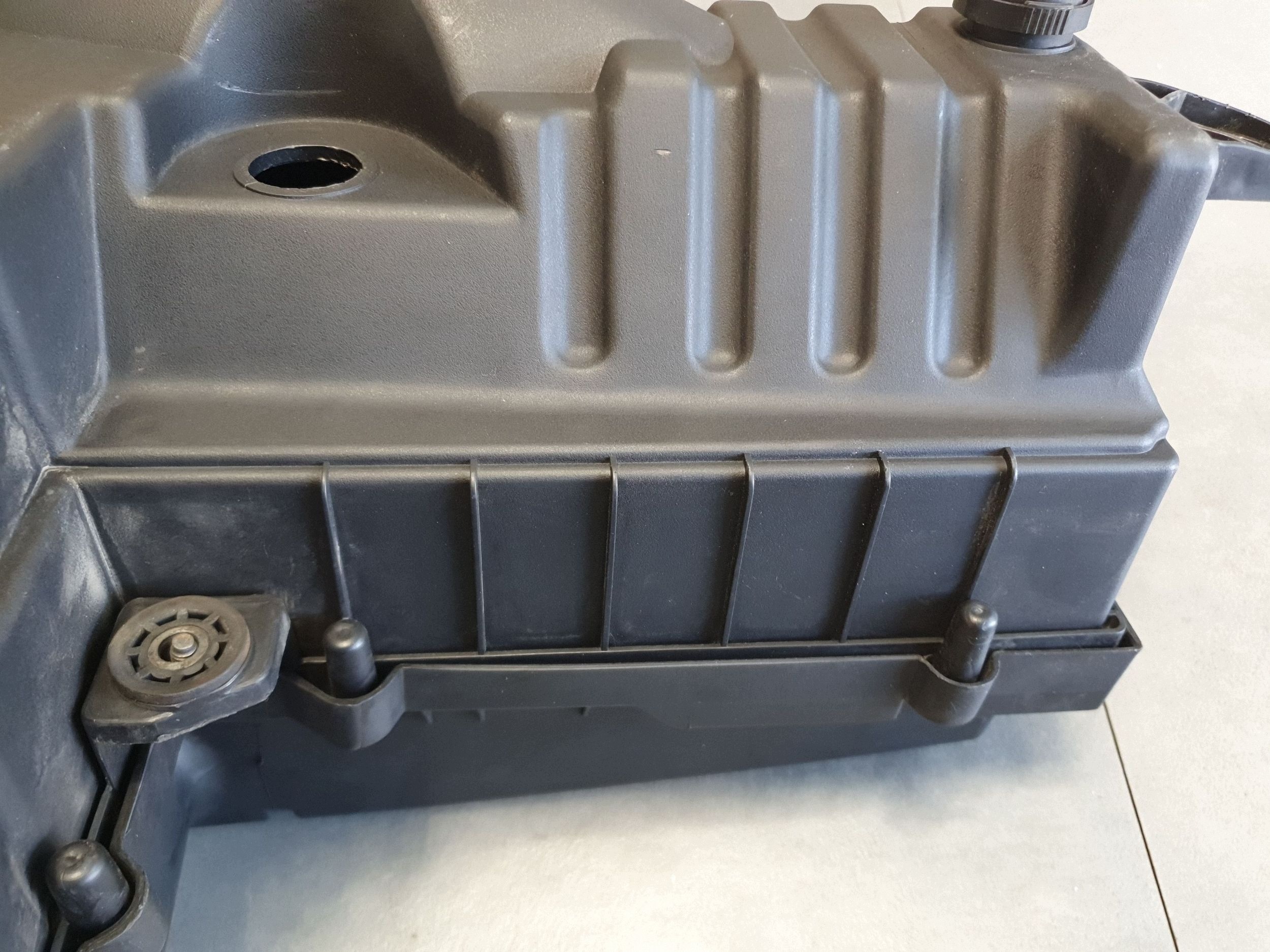 Volkswagen PASSAT CC Gehäuse filter luft 1K0129607AG