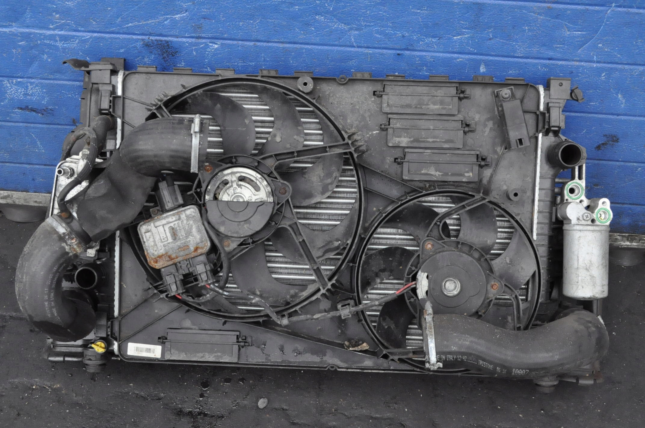 VOLVO S60 II V60 2.4 D5 KOMPLET CHŁODNIC WENTYLATOR AUTOMAT