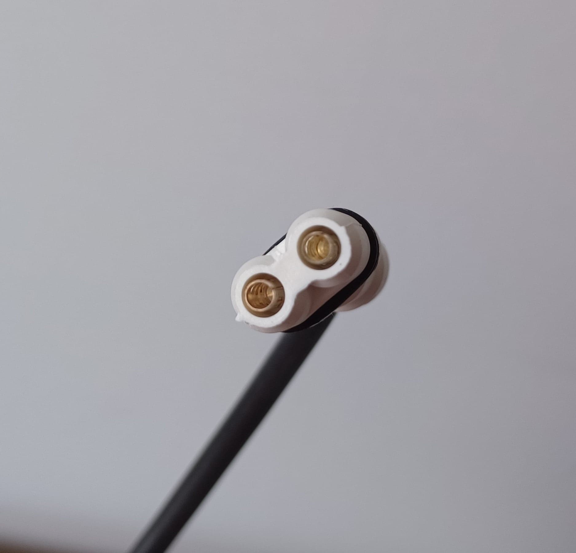 CZUJNIK ZUŻYCIA KLOCKÓW PORSCHE 944 94461236502 Producent części Porsche OE