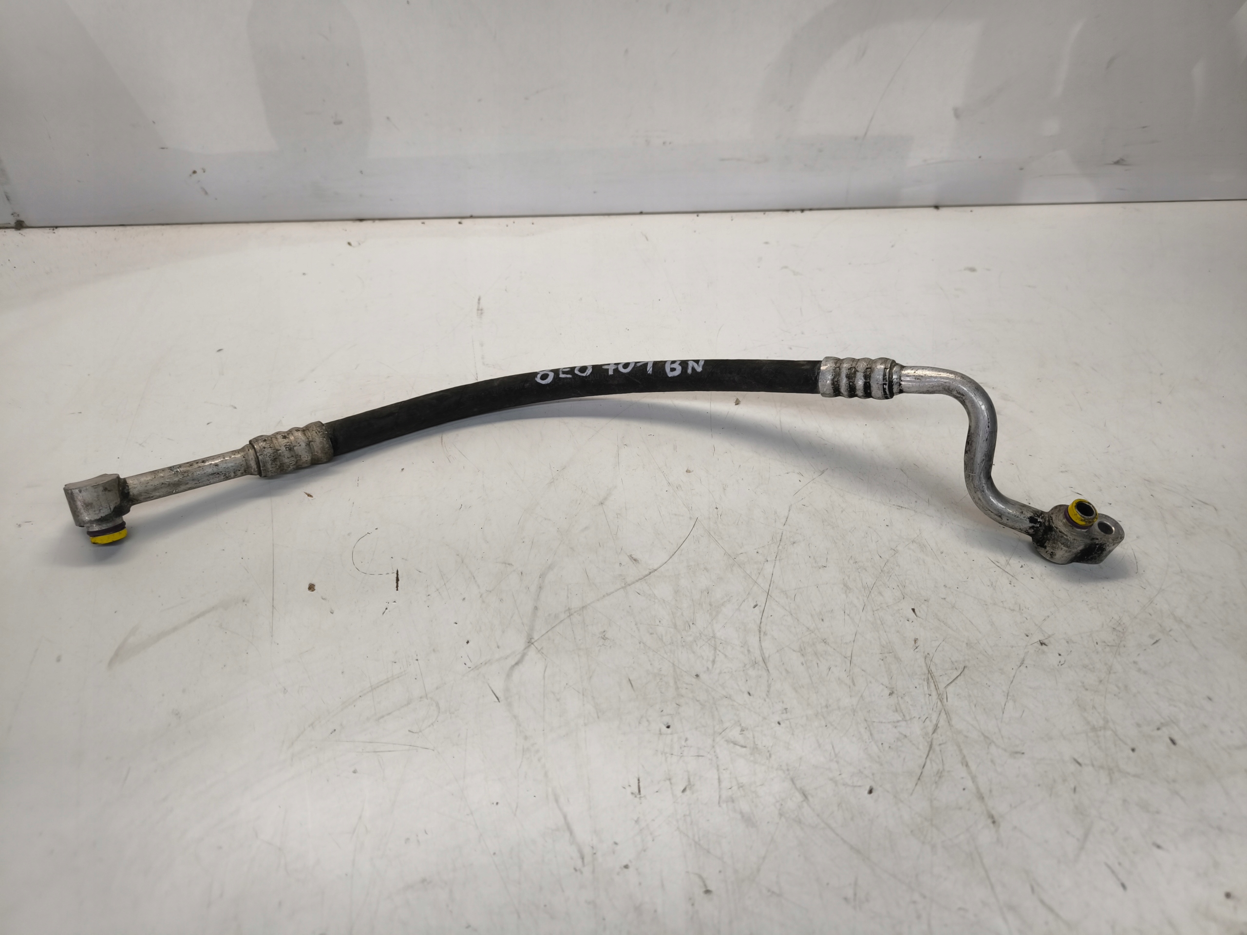 vedení hadice klimatizaci AUDI A4 B6 B7 8E0260701BN originál !!!