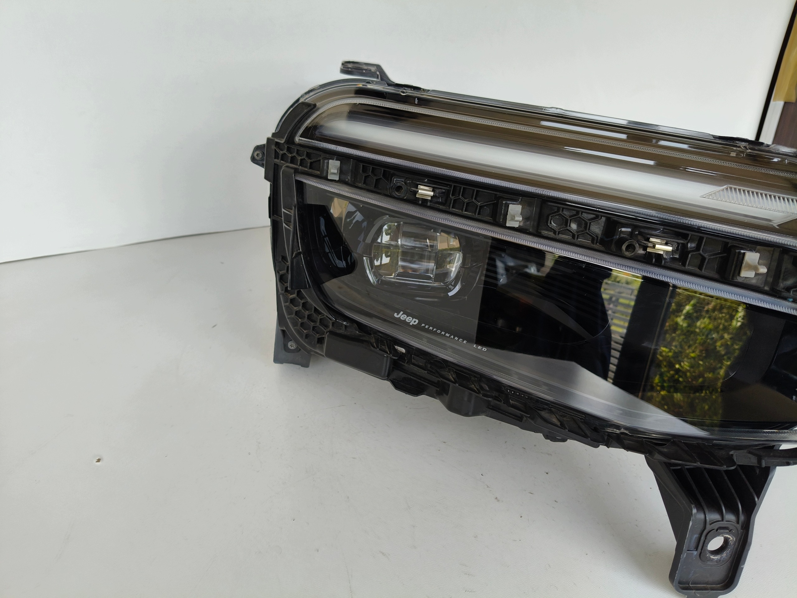 light right REFLEKTOR JEEP AVENGER 22- FULL LED