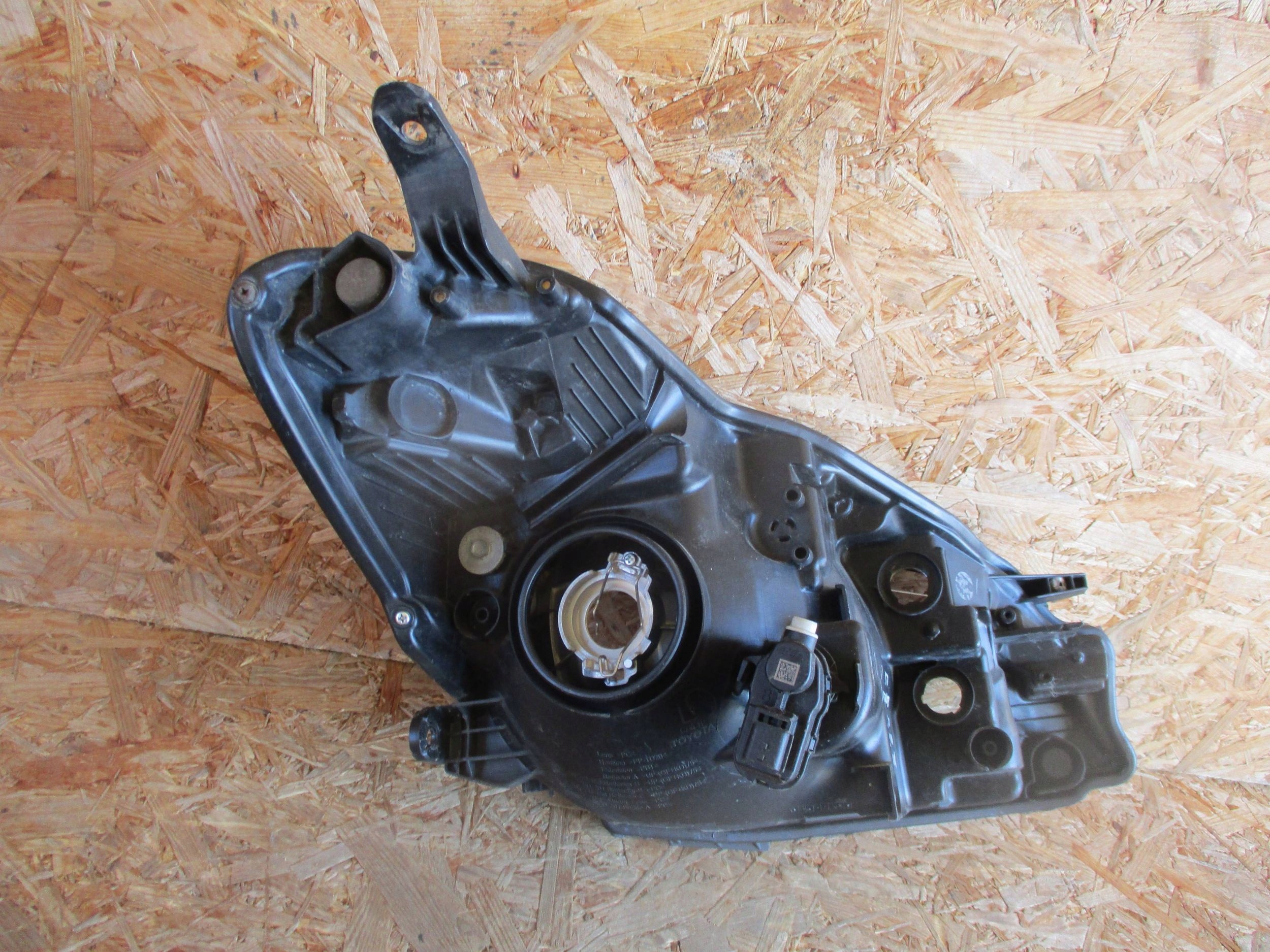 light front front left TOYOTA YARIS III LIFT 17- ZWYKLA