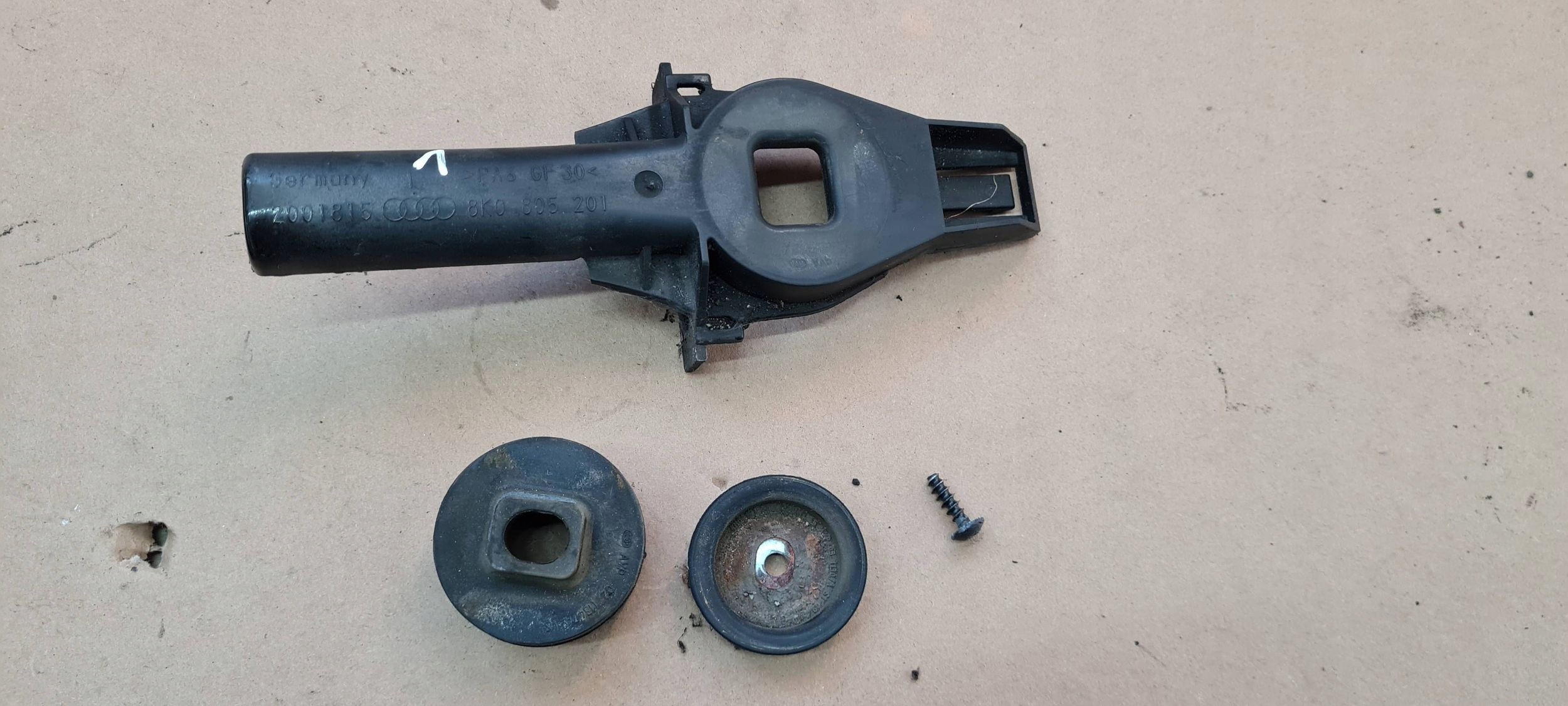 Q5 8R bracket hook holder radiator A5 A4 B8 8K0805201
