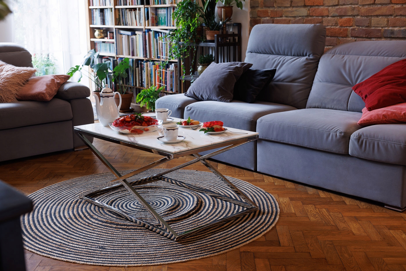 STOLIK KAWOWY SZKLANA ŁAWA SREBRNA CHROM MARMUR Wysokość mebla 43 cm