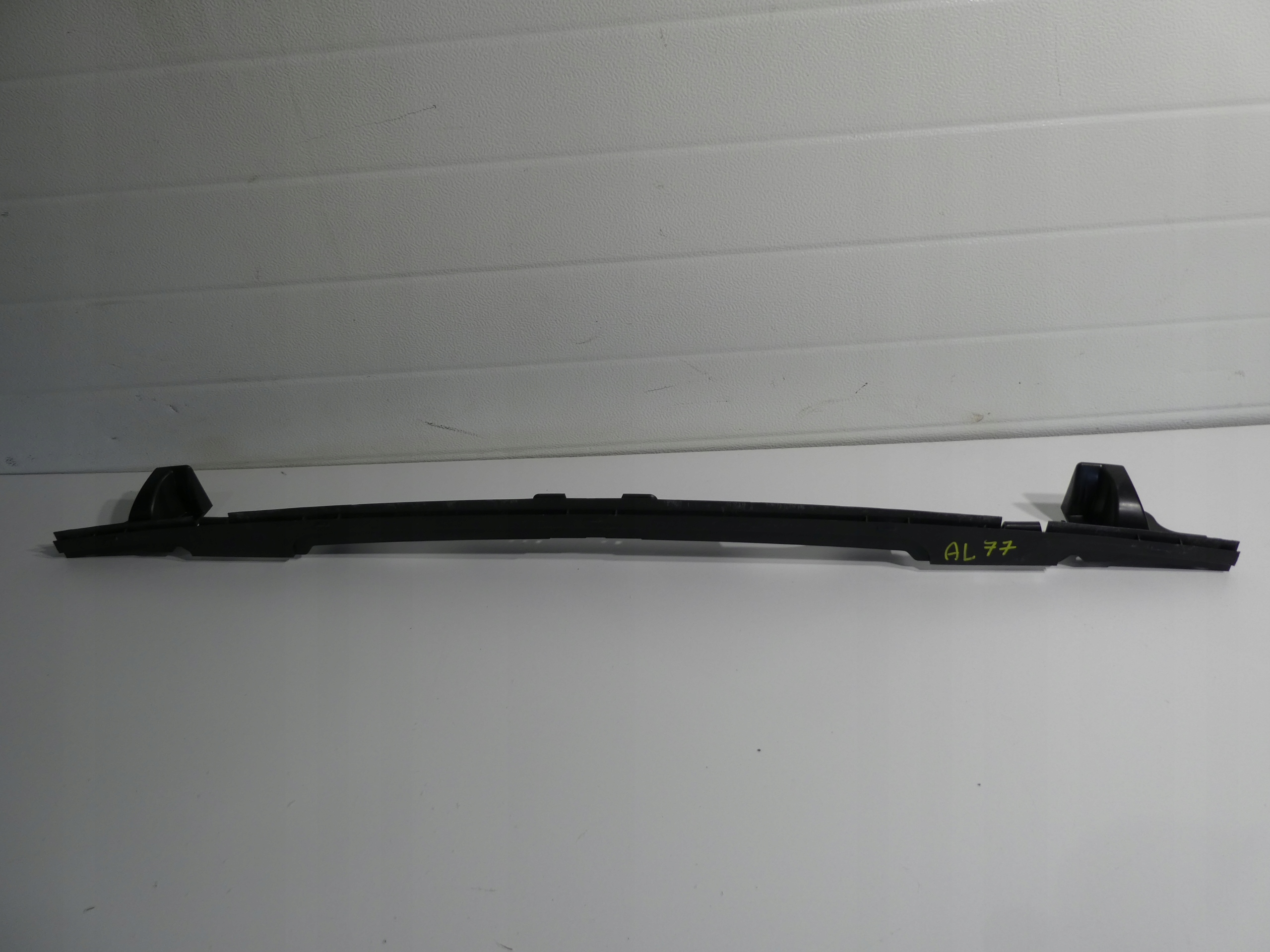 bumper bracket rear part central VW T5 7H0807723