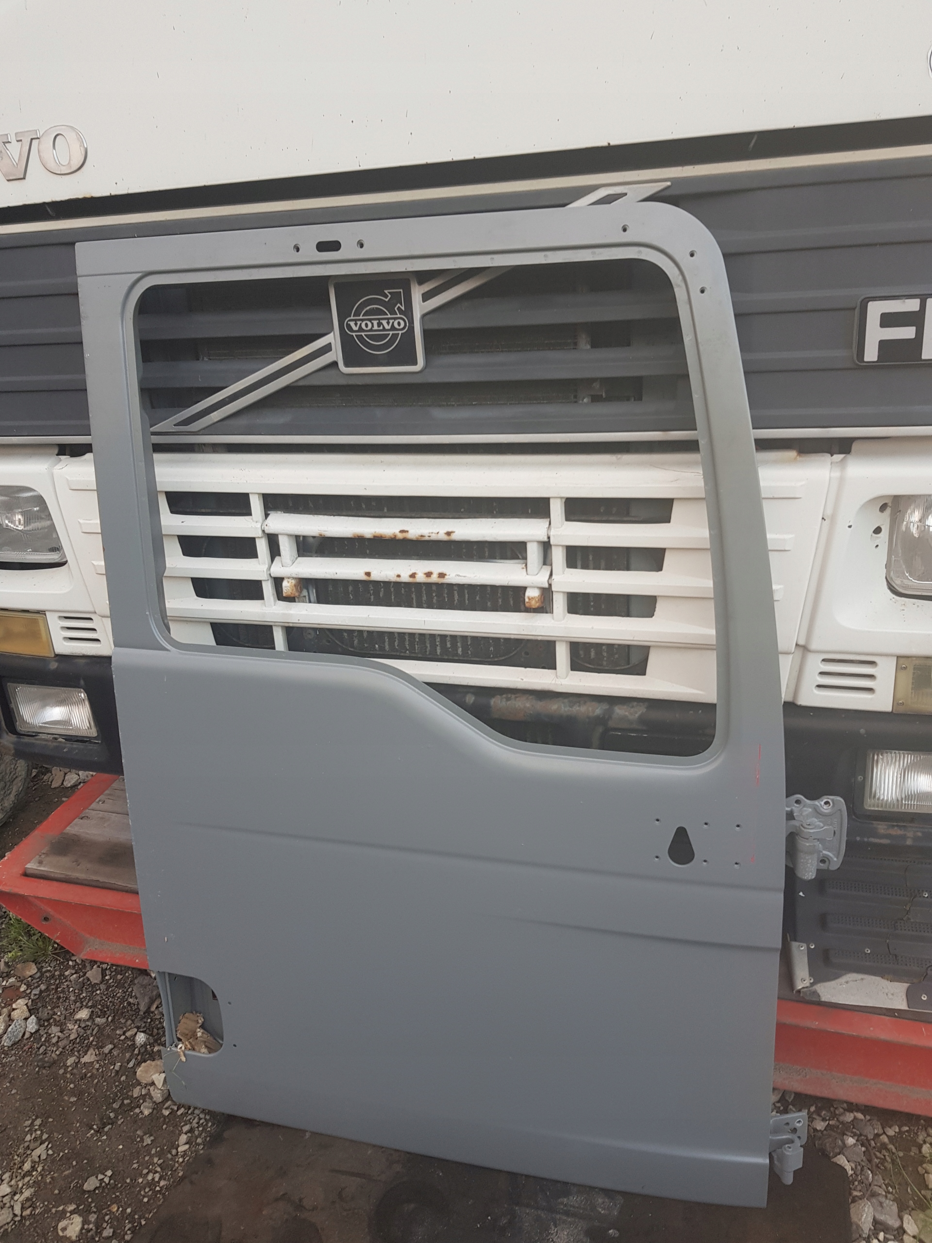 DRZWI PRAWE do MAN TGA TGX w podkladzie