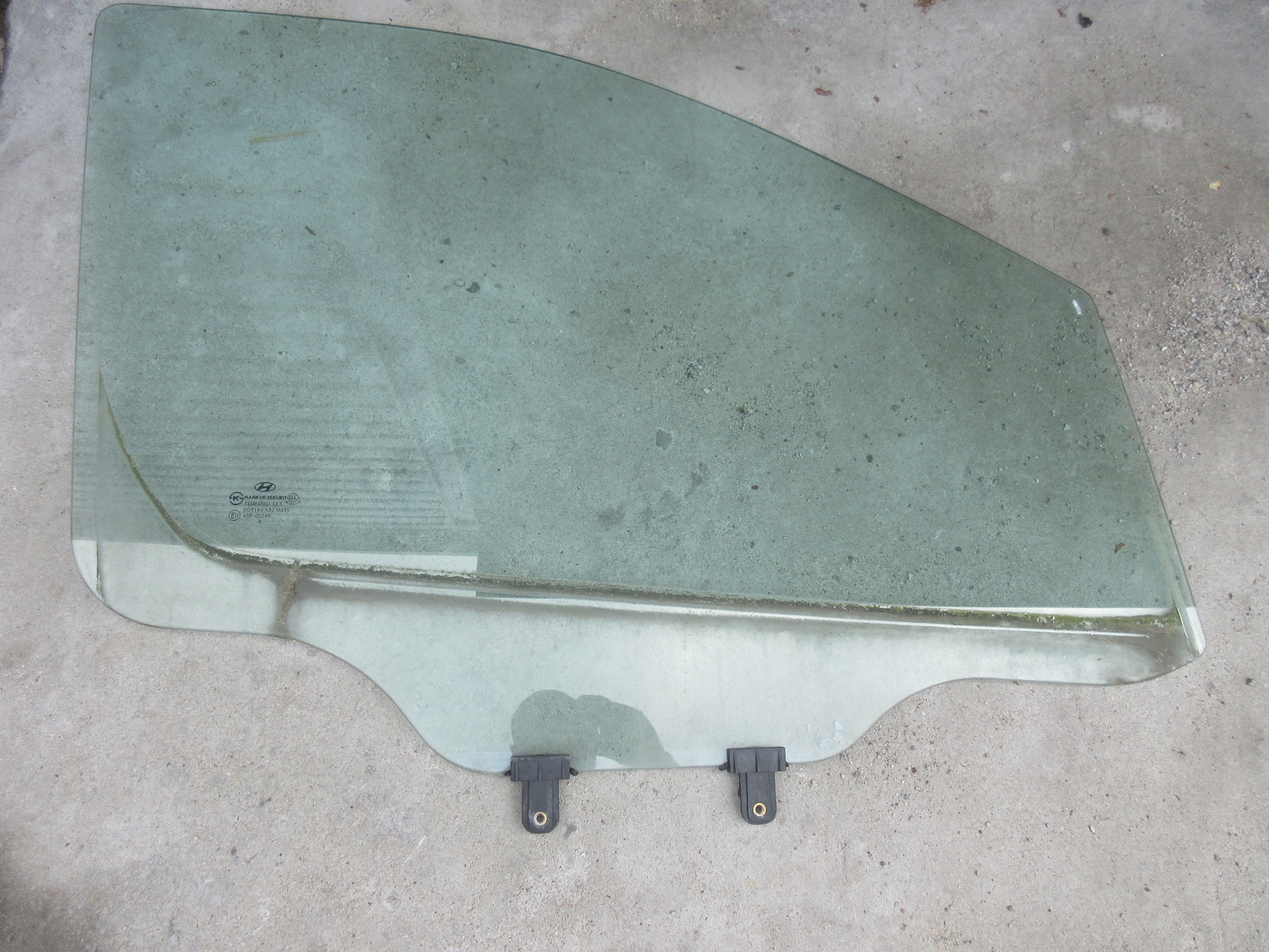 HYUNDAI H-1 II 10 R. SZYBA PRAWY PRZÓD