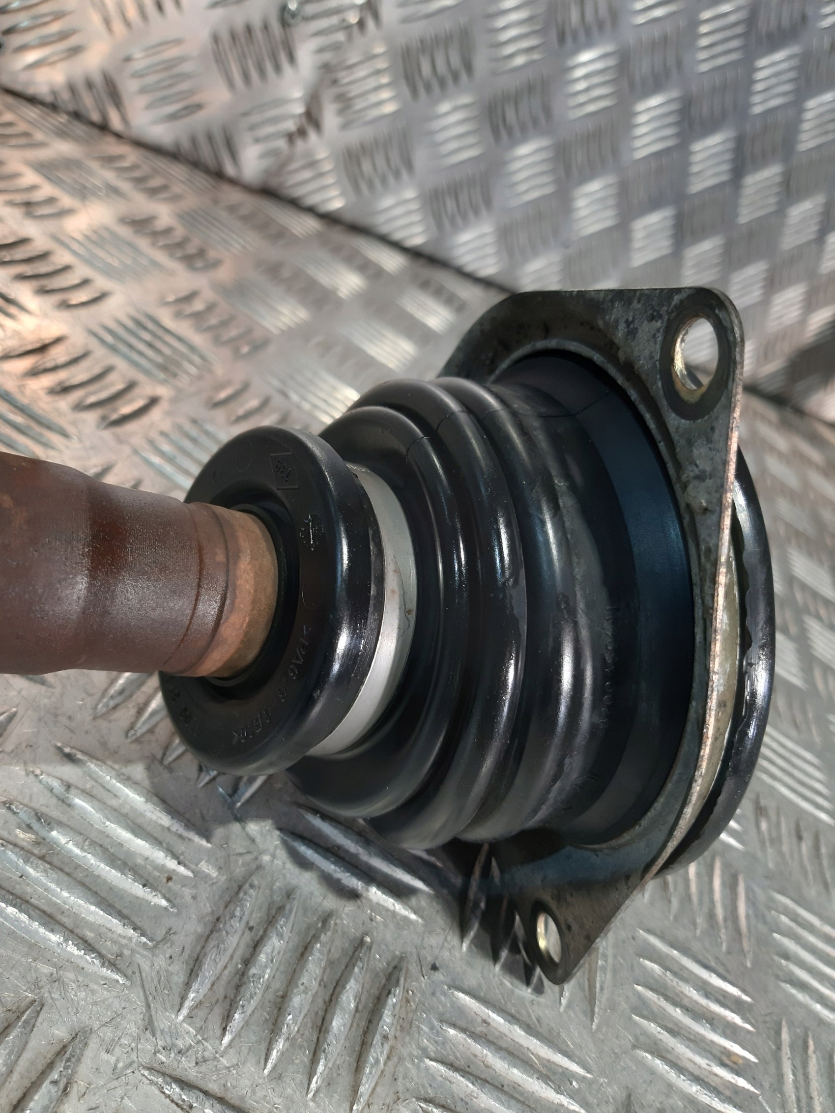 semi-axis 8200470133 left front RENAULT ESPACE IV 2.0 16V