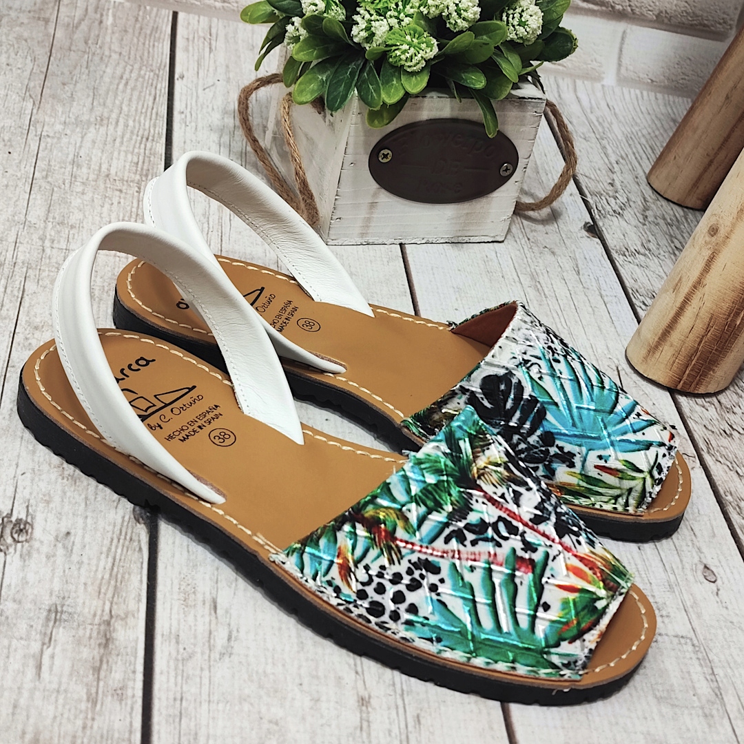 KOLOROWE HISZPAŃSKIE SANDAŁY DAMSKIE AVARCASY - r 41 Oryginalne opakowanie producenta pudełko