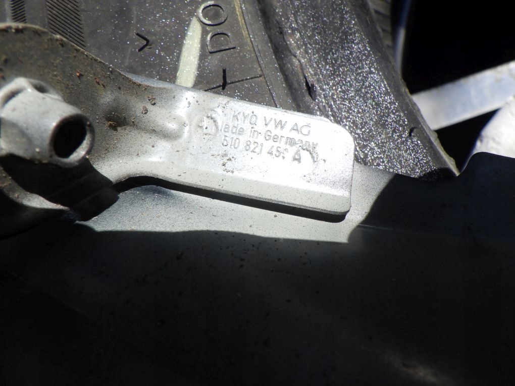 VW GOLF SPORTSVAN 510 fender front left