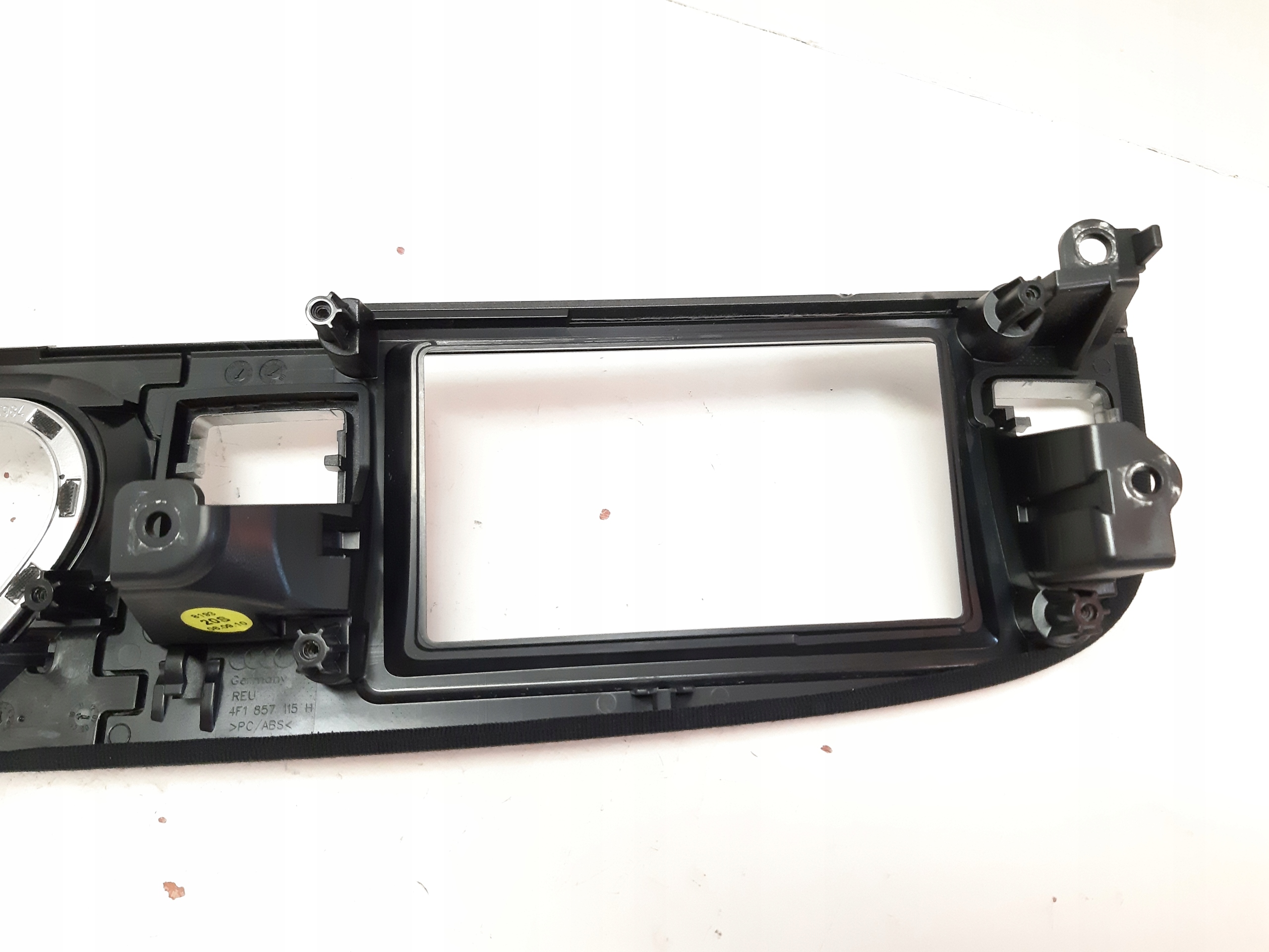 рамка спидометр корпус Audi A6 C6 4F1857115H