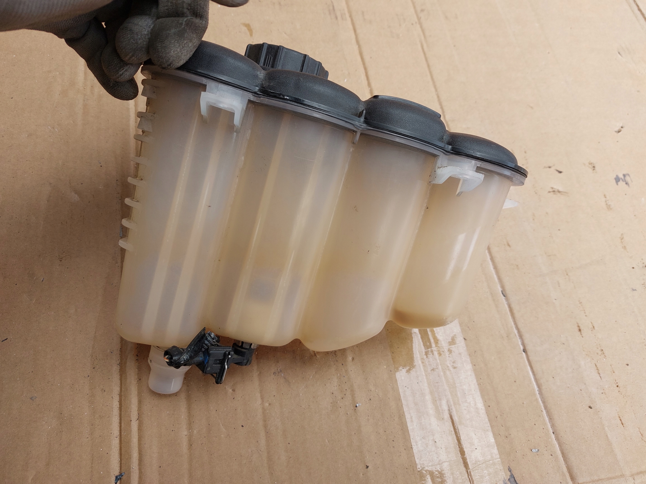 Réservoir eau VELAR L560 GX73-8A080 AC 19r
