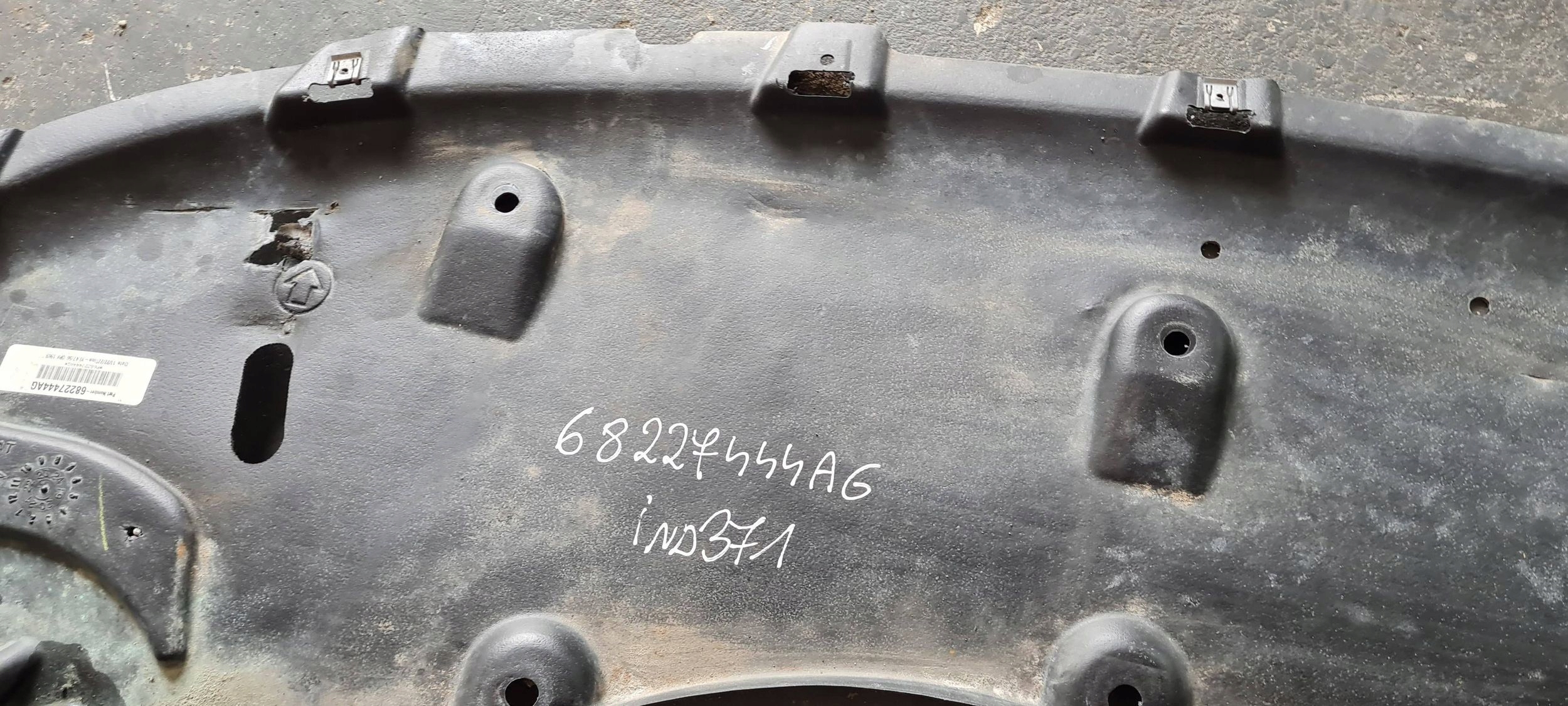 Chrysler Pacifica 2022 cover cover below bumper front ORG 68227444AG