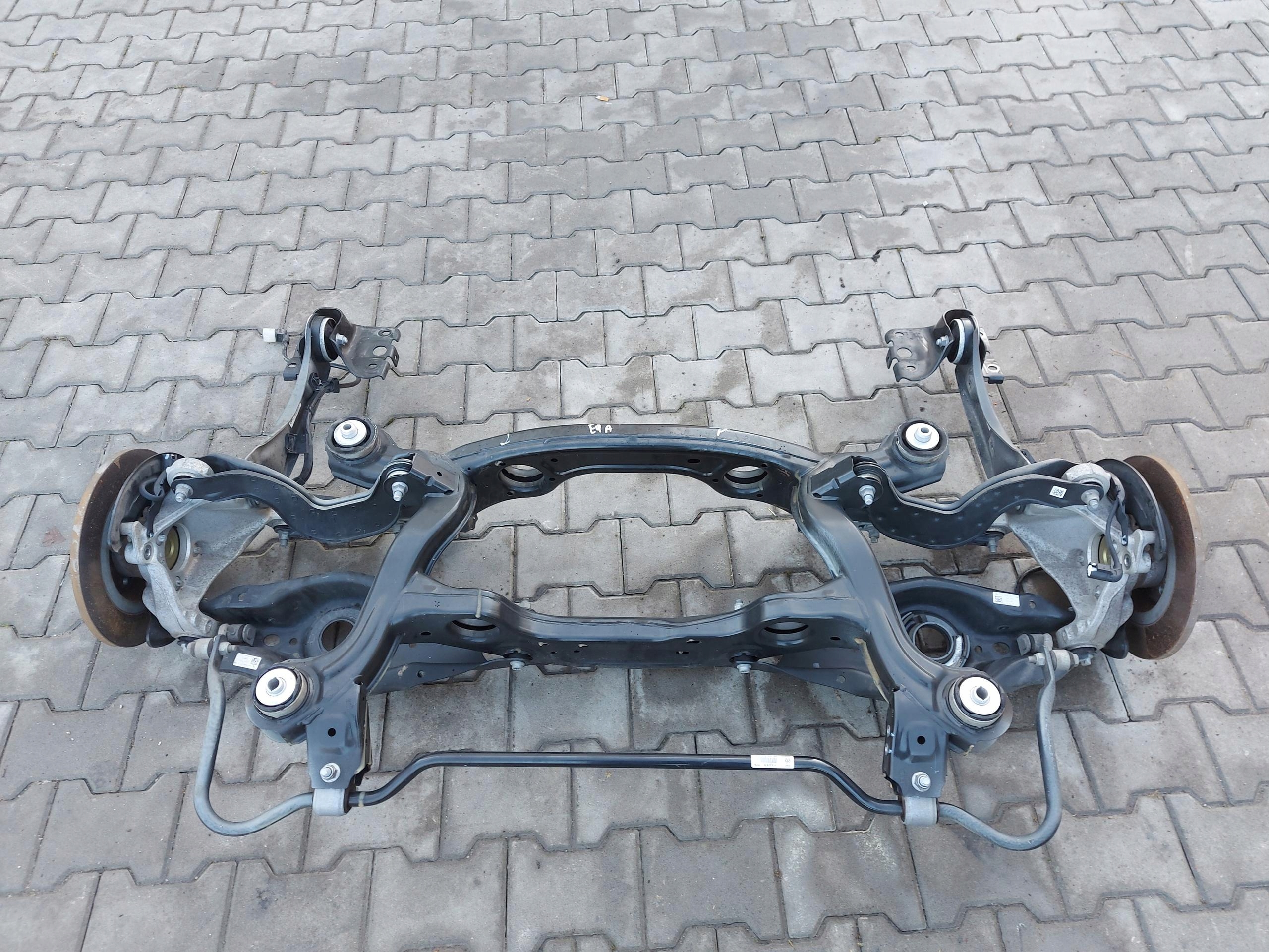 Mercedes EQA 250+ W243 sususpension rear part complete sider