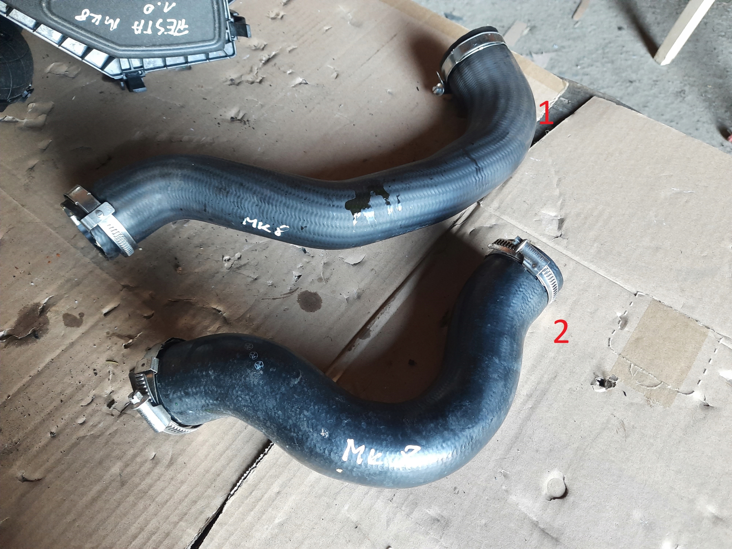 L1B1-6F075-AC - Fiesta MK8 1.0 Ecoboost труба интеркулер кабель