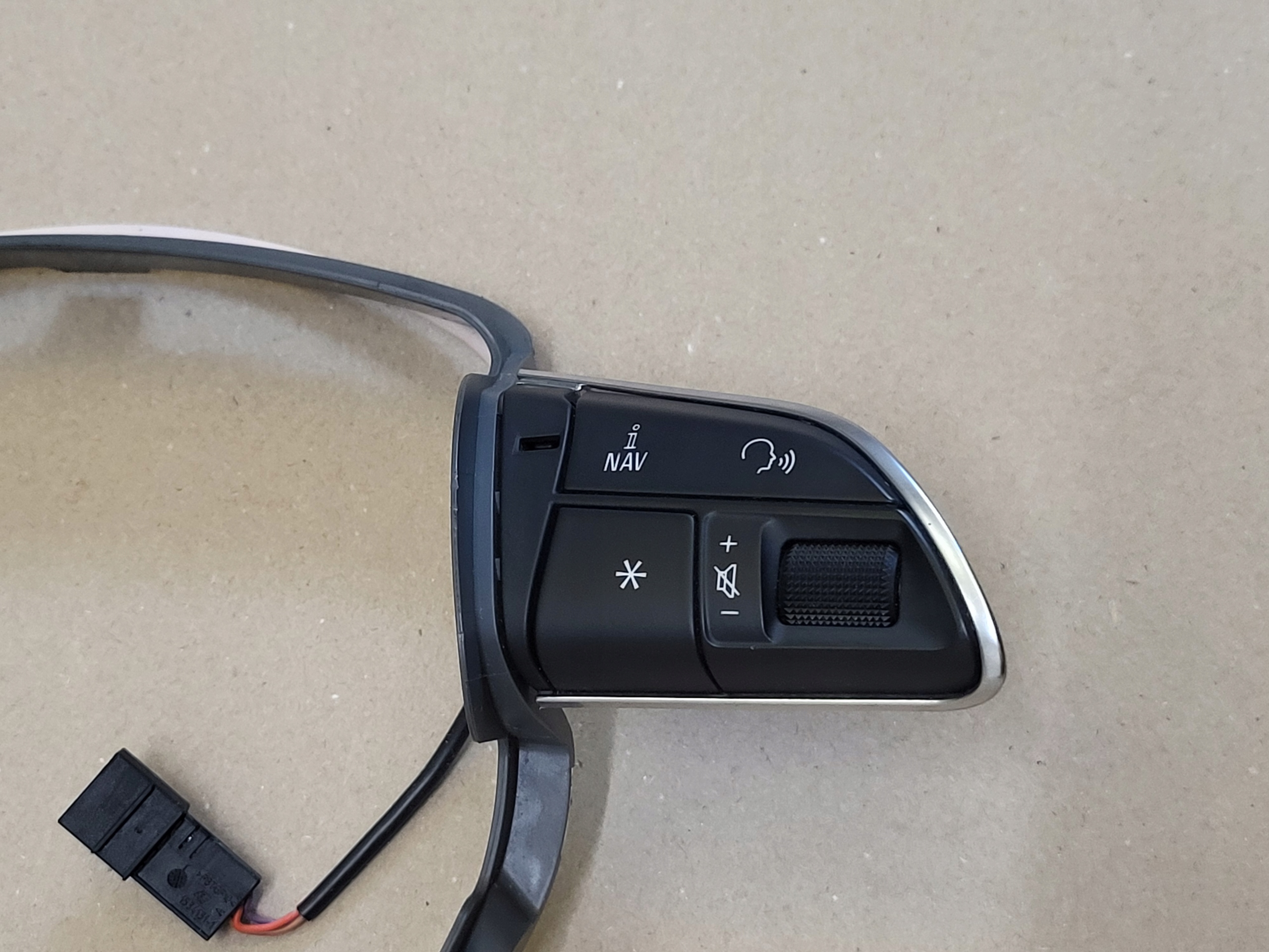 Commandes PRZYCISKI Z Volant MULTIFUNKCYJNEJ AUDI A4 B8 A6 C7 A7 4G