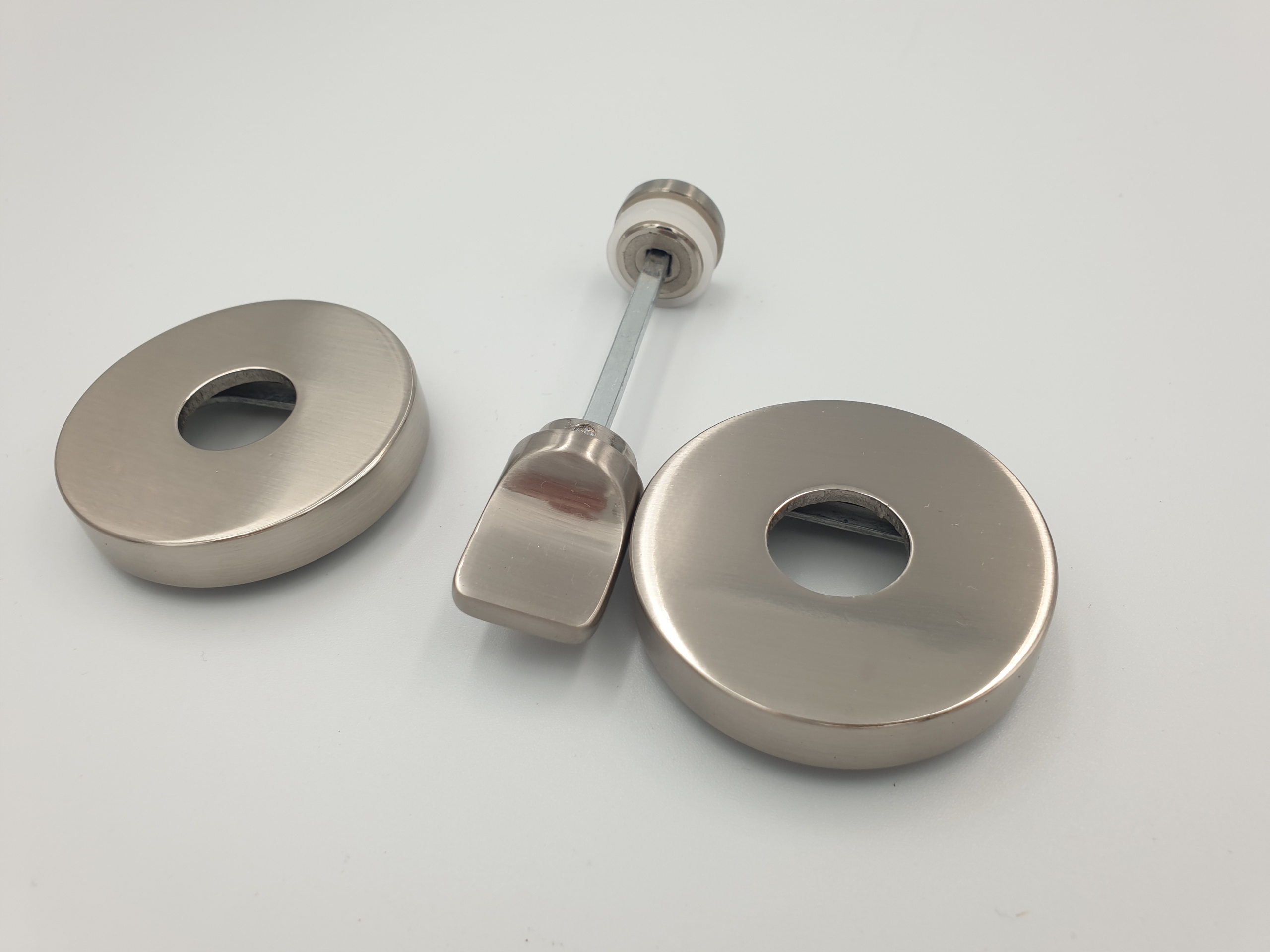 Klamka wewnętrzna Gamet Szyld okrągły, Szyld z blokadą WC