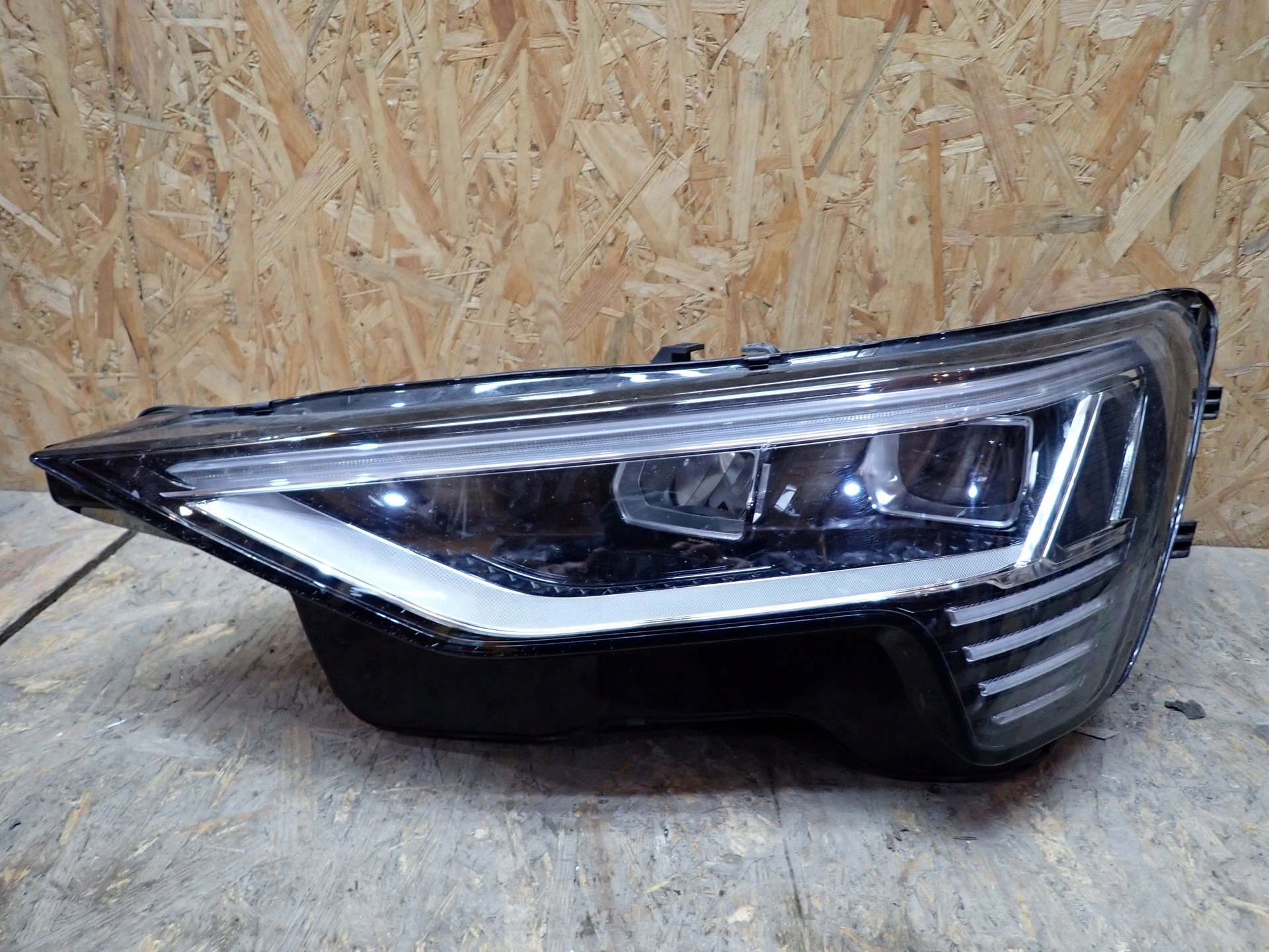 light left left FULL LED AUDI E TRON 4KE 2019- 4KE941039