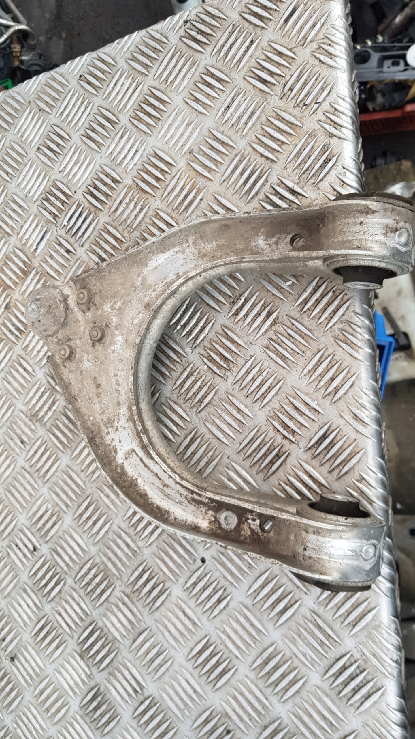 MERCEDES W211 arm left or right front 4MATIC upper