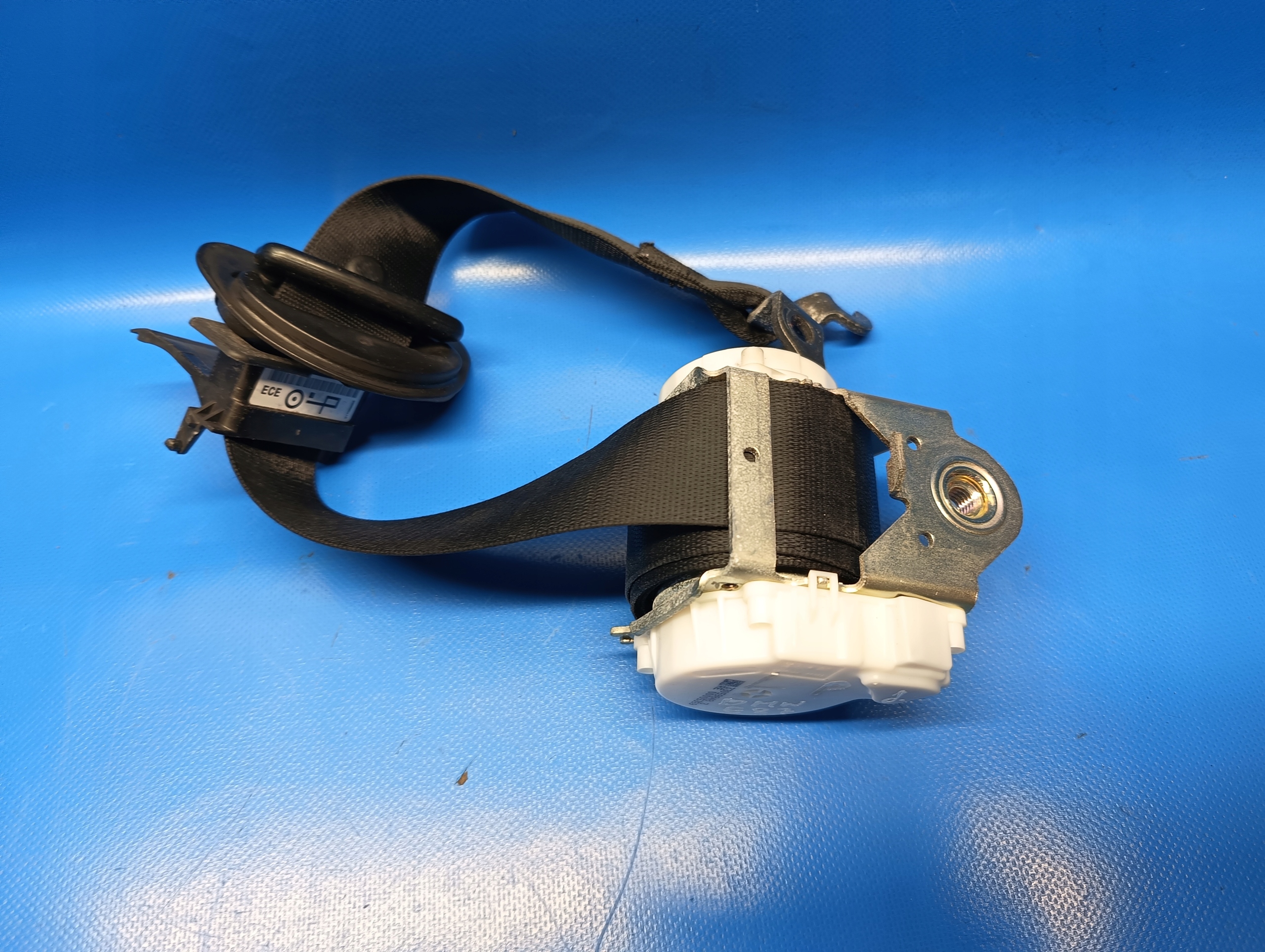 ремень безопасности BMW 1 E87 E81 E90 E91