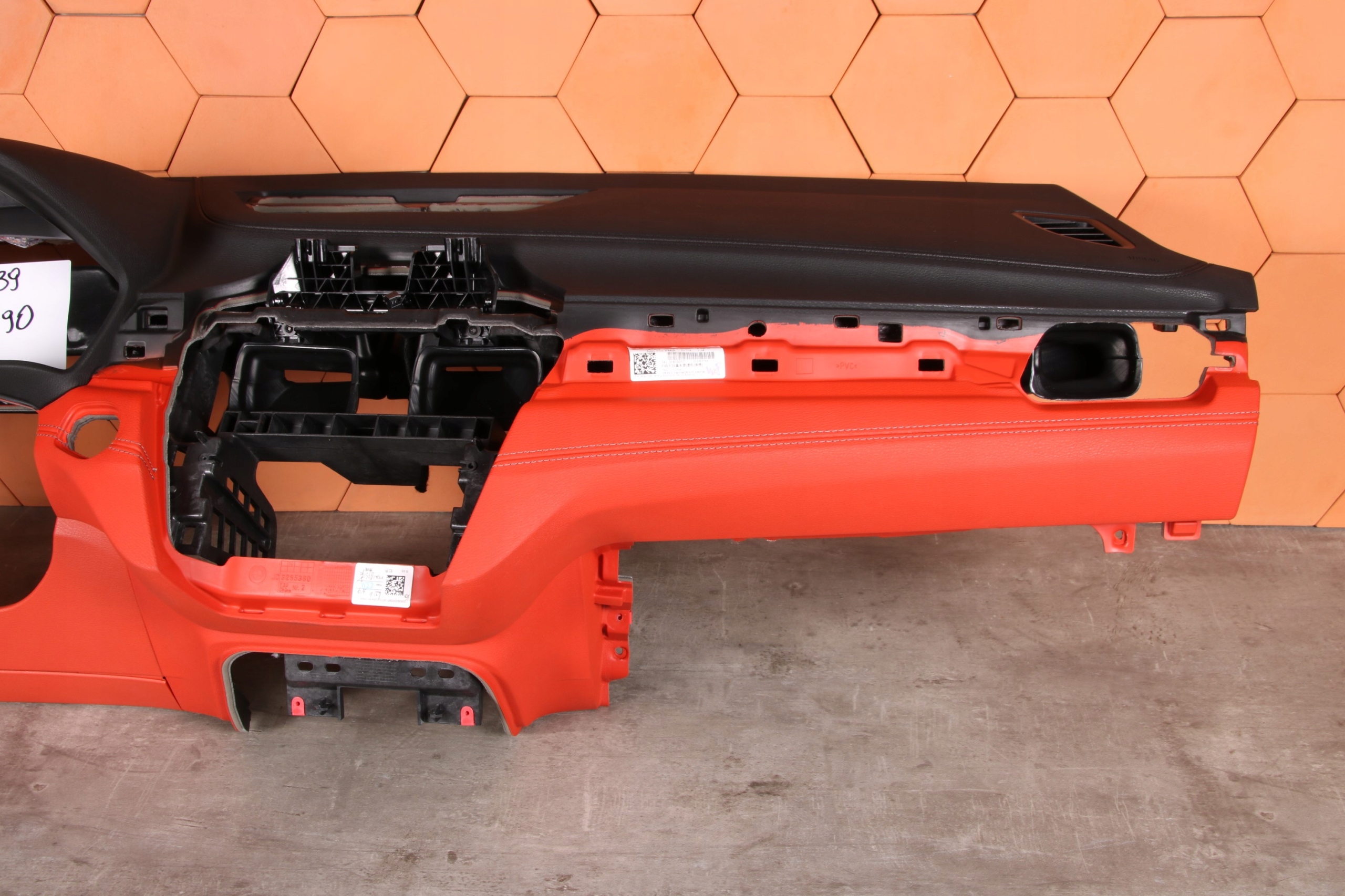 BMW X2 F39 originál dashboard instrument panel console MAGMA ROT grey SZEW