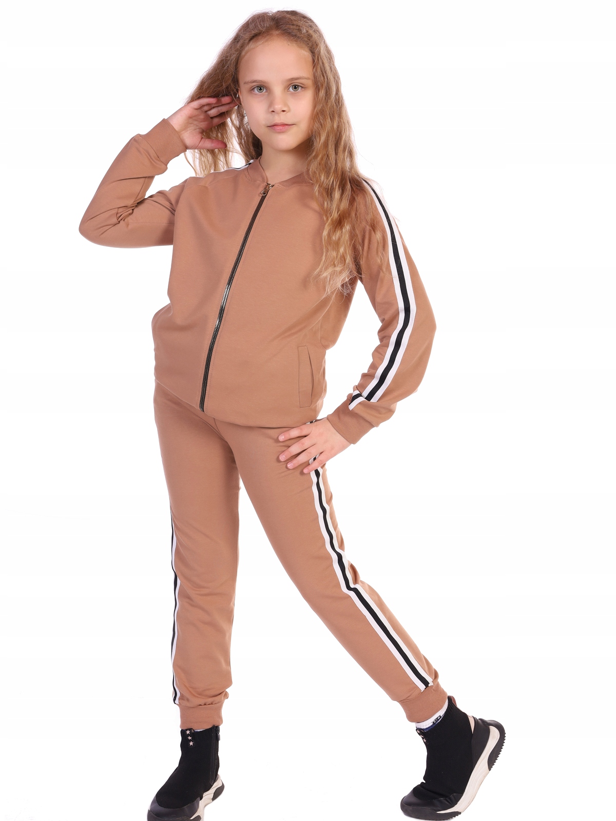 

Komplet dresowy dziewczęcy dres brązowy 128-134